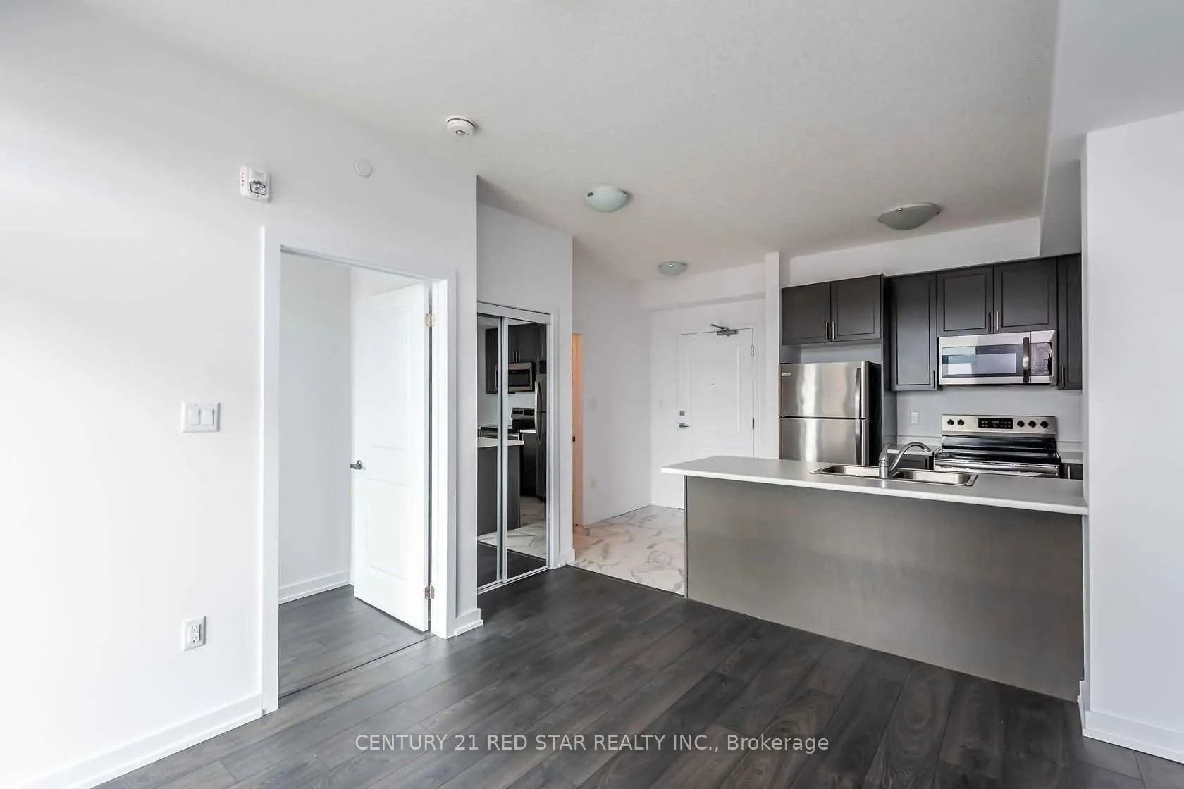 Photo 9 of Unit 514, 101 Shoreview Place, Hamilton, Stoney Creek — HOMEH
