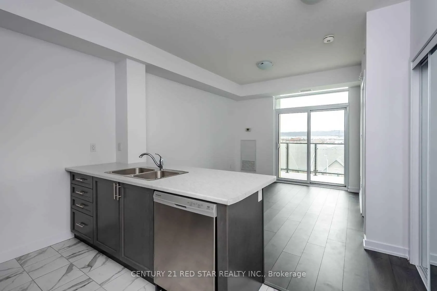Photo 12 of Unit 514, 101 Shoreview Place, Hamilton, Stoney Creek — HOMEH