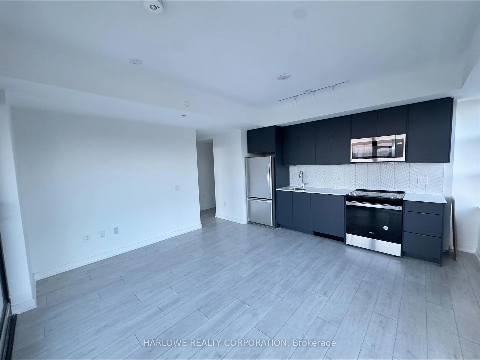 Front of Unit 329 D, 1614 Charles Street