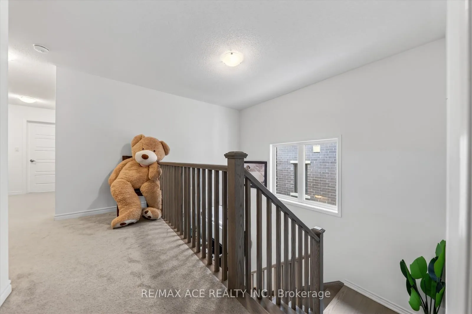 Photo 17 of 1419 Mockingbird Square, Pickering, Rural Pickering — HOMEH