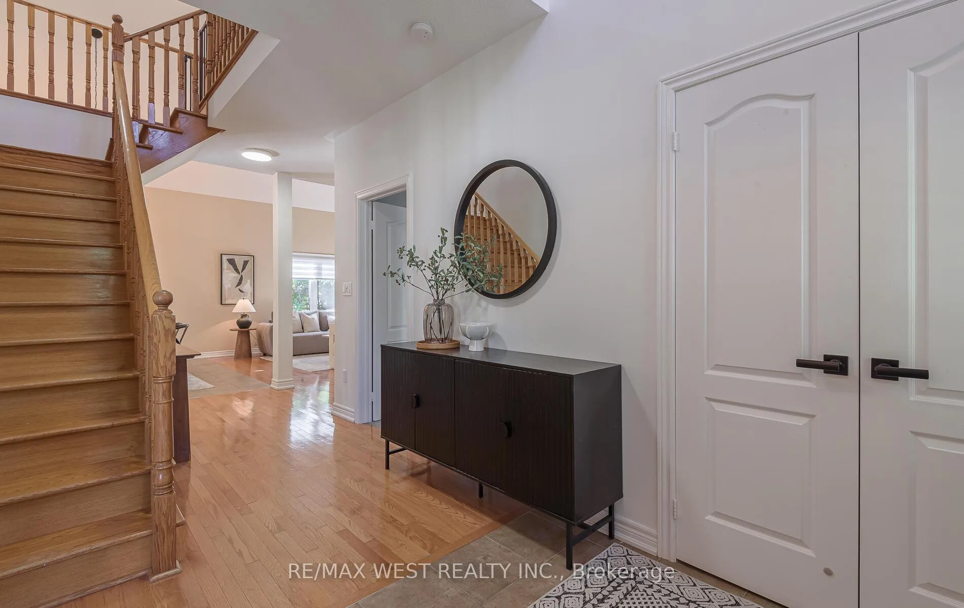 Photo 6 of 41 North Riverdale Drive, Caledon, Inglewood — HOMEH