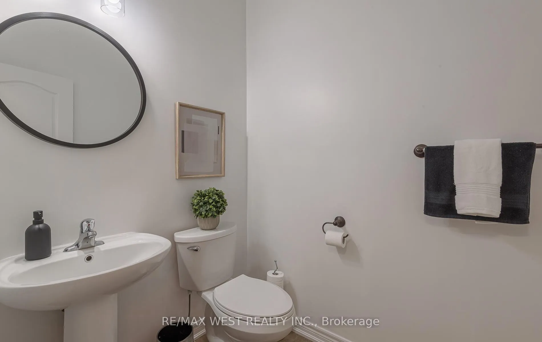 Photo 22 of 41 North Riverdale Drive, Caledon, Inglewood — HOMEH