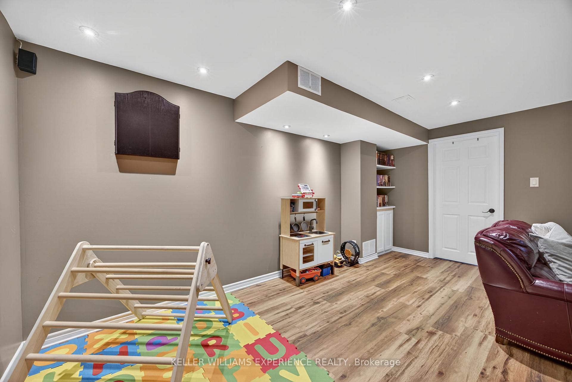 Photo 37 of 100 Brucker Road, Barrie, Holly — HOMEH