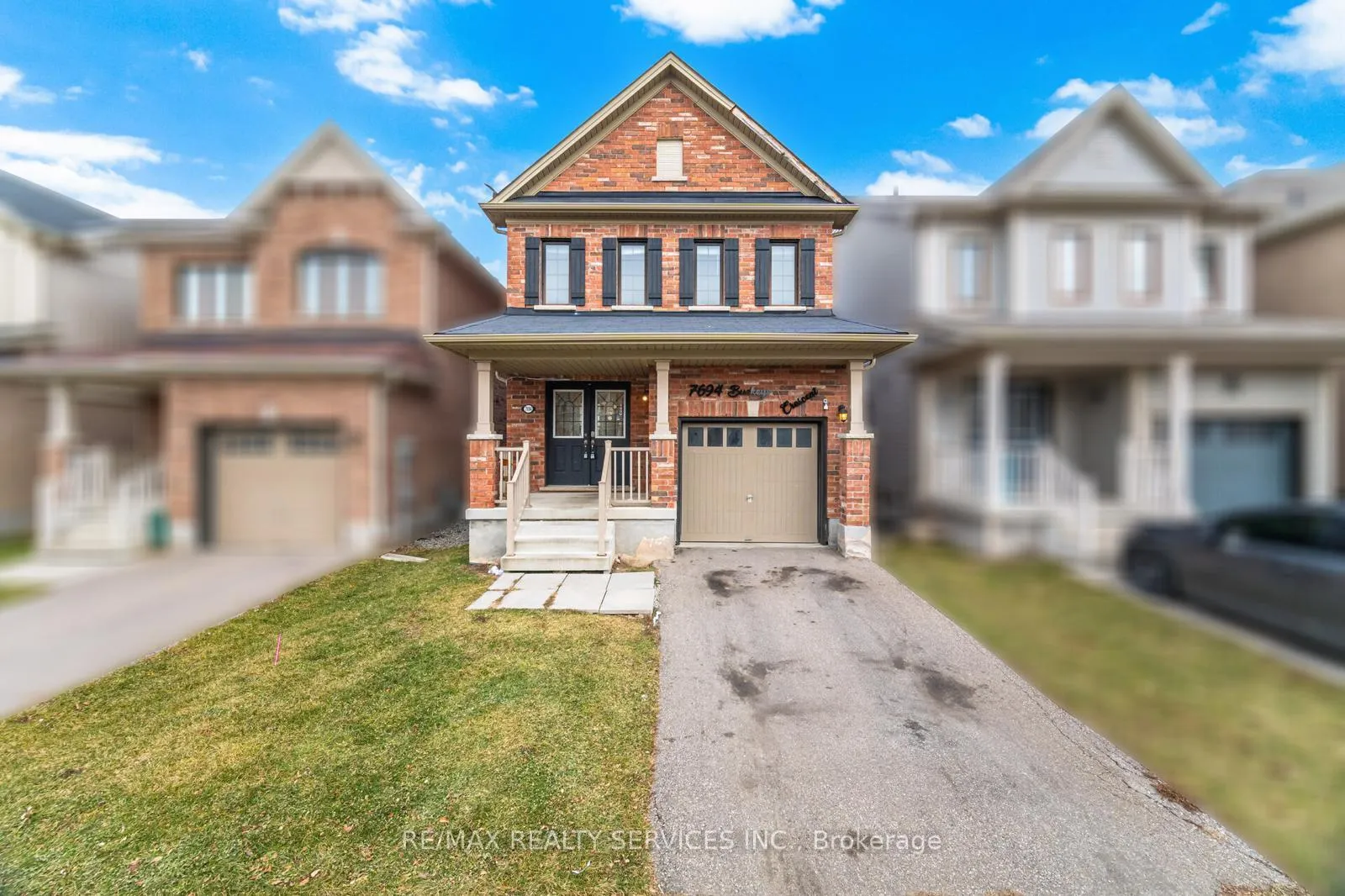 Photo 2 of 7694 Buckeye Crescent, Niagara Falls, Brown — HOMEH