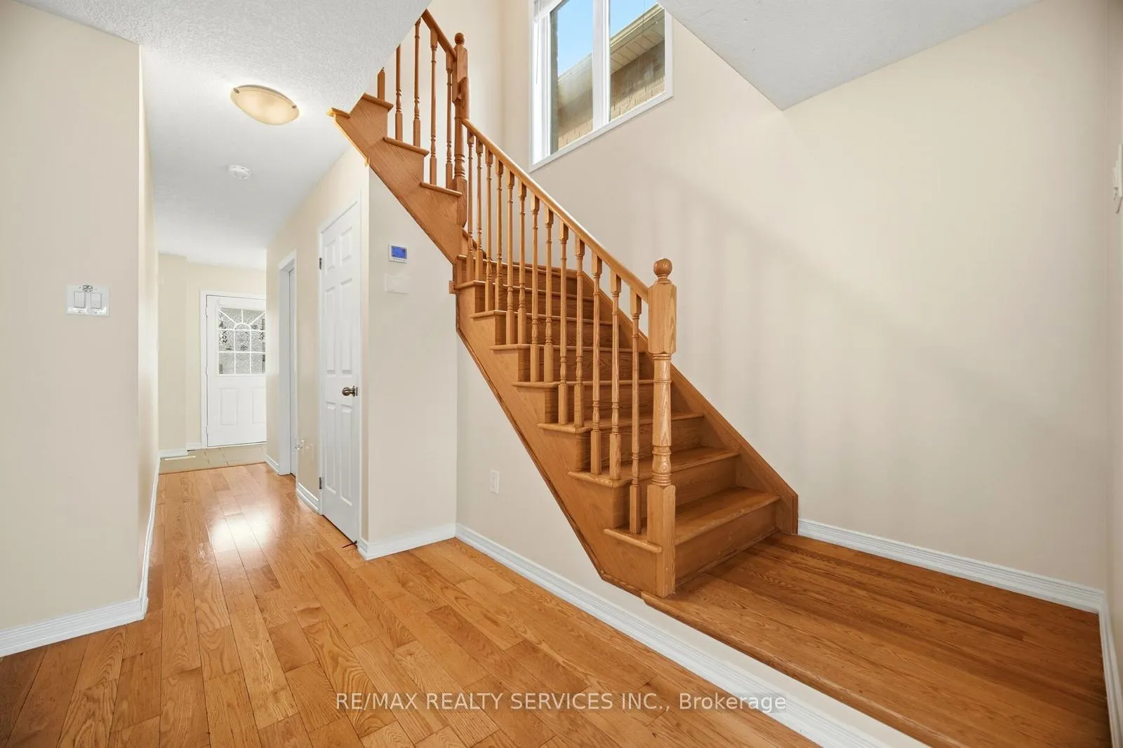 Photo 17 of 7694 Buckeye Crescent, Niagara Falls, Brown — HOMEH