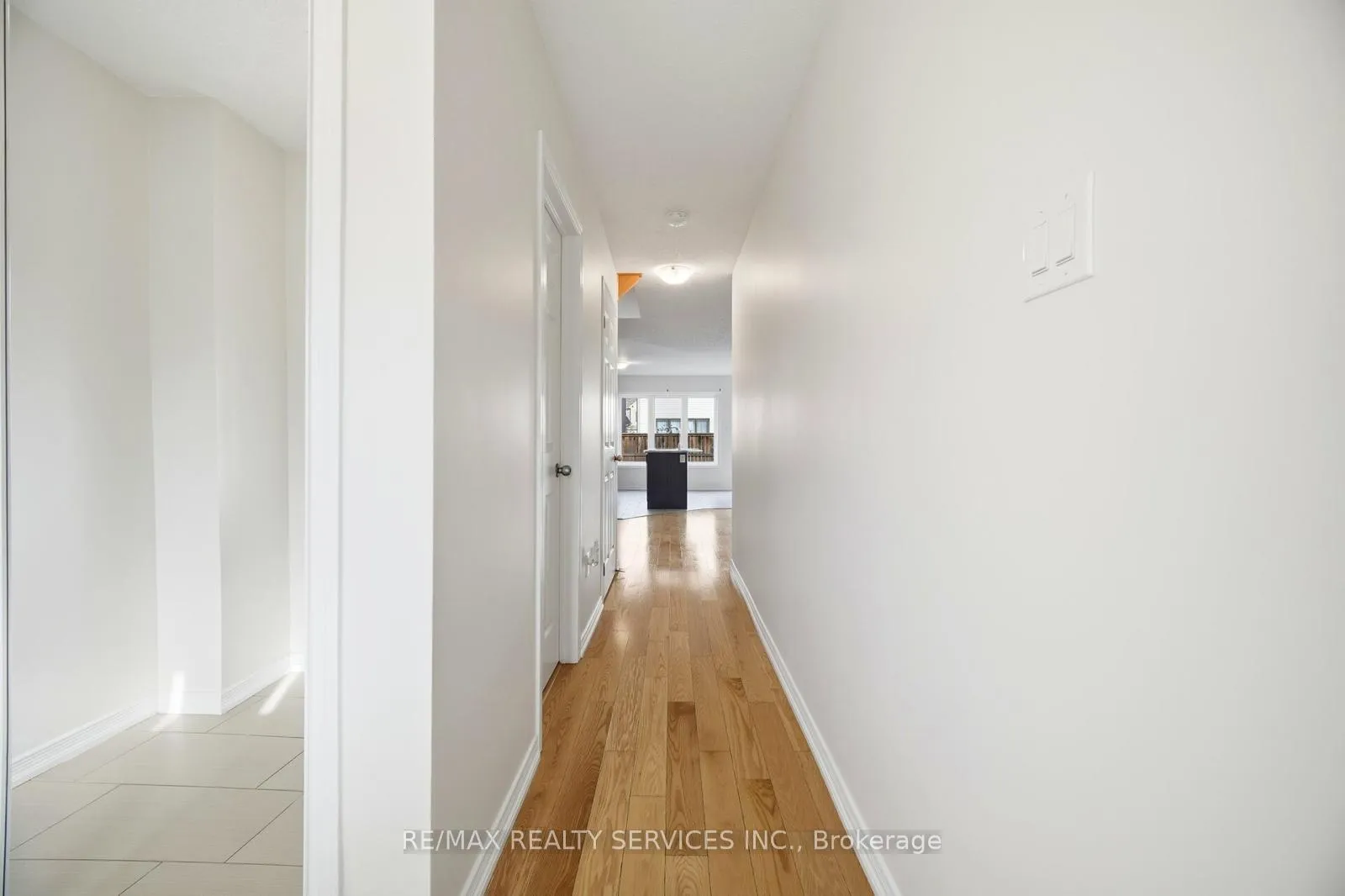 Photo 29 of 7694 Buckeye Crescent, Niagara Falls, Brown — HOMEH