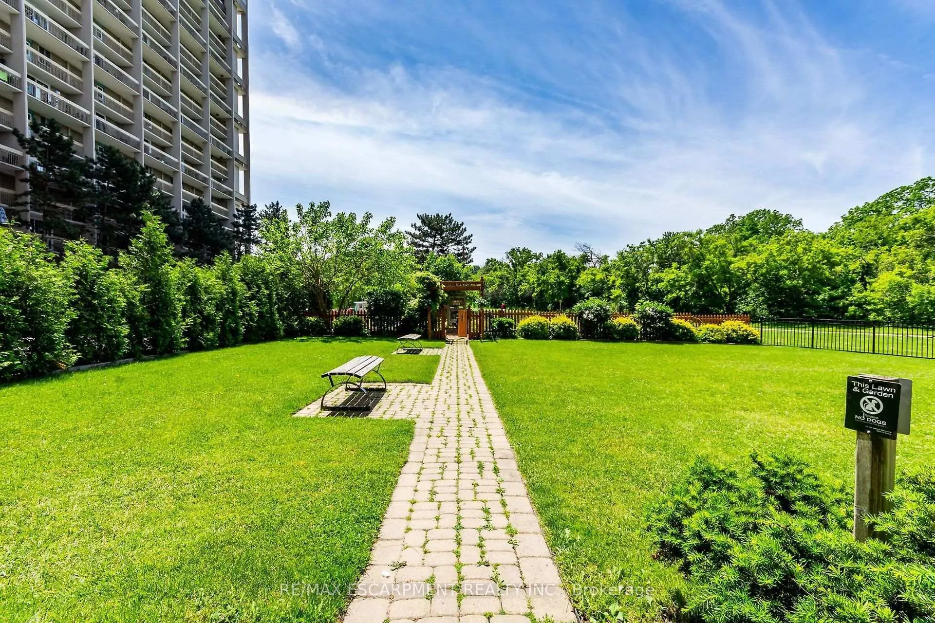 Photo 8 of Unit 827, 350 Quigley Road, Hamilton, Vincent — HOMEH