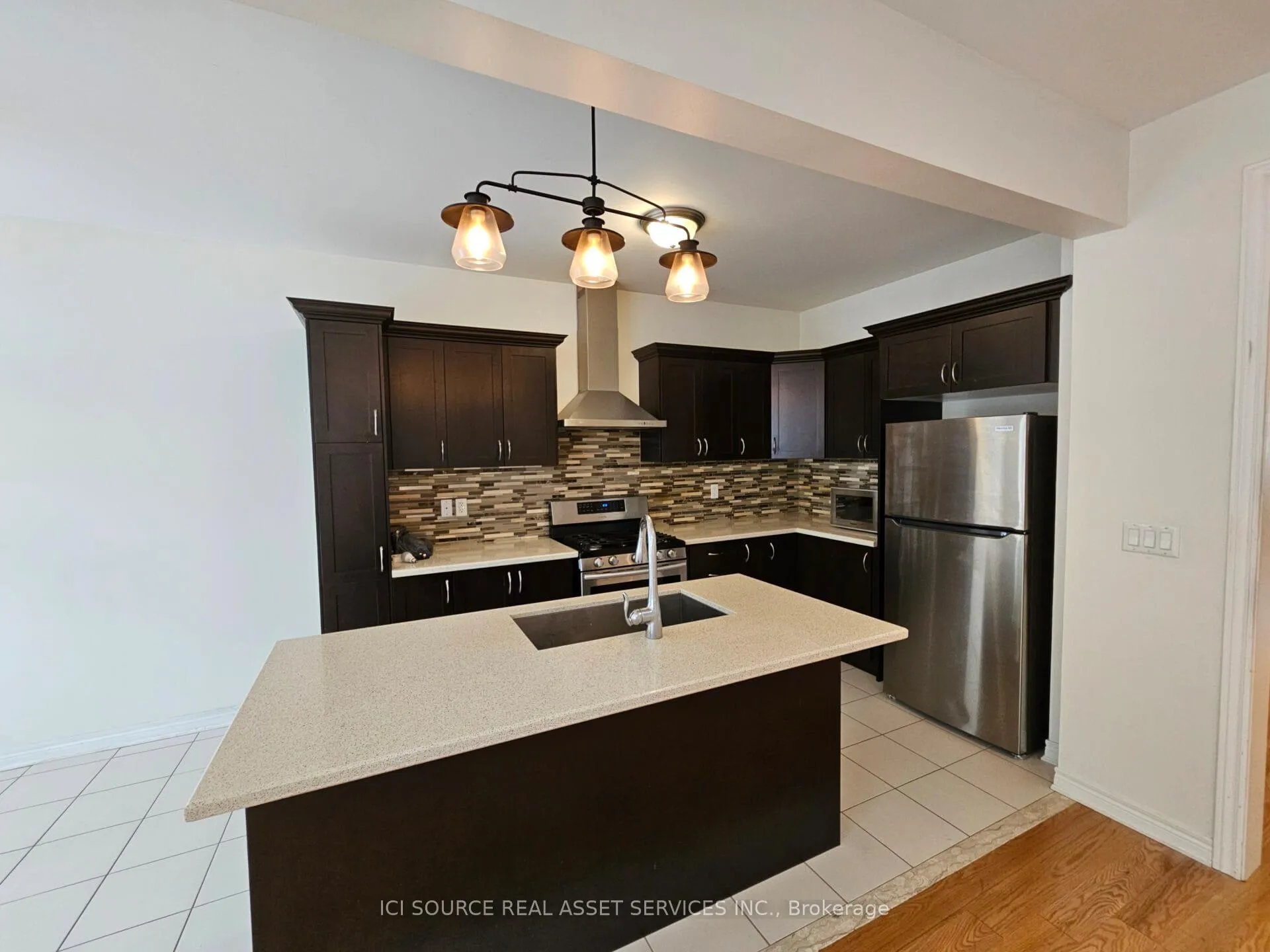 Photo 7 of 128 Bridlewood Boulevard, Whitby, Rolling Acres — HOMEH
