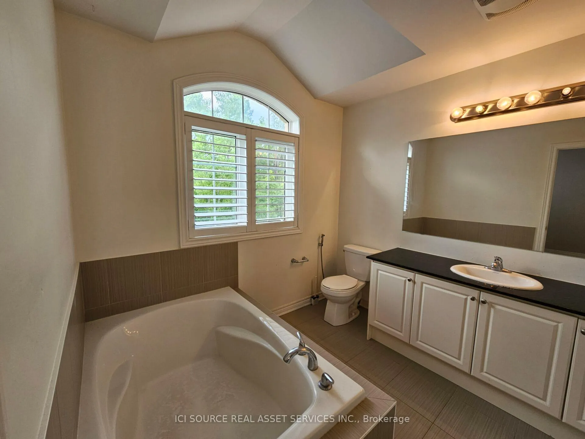 Photo 13 of 128 Bridlewood Boulevard, Whitby, Rolling Acres — HOMEH