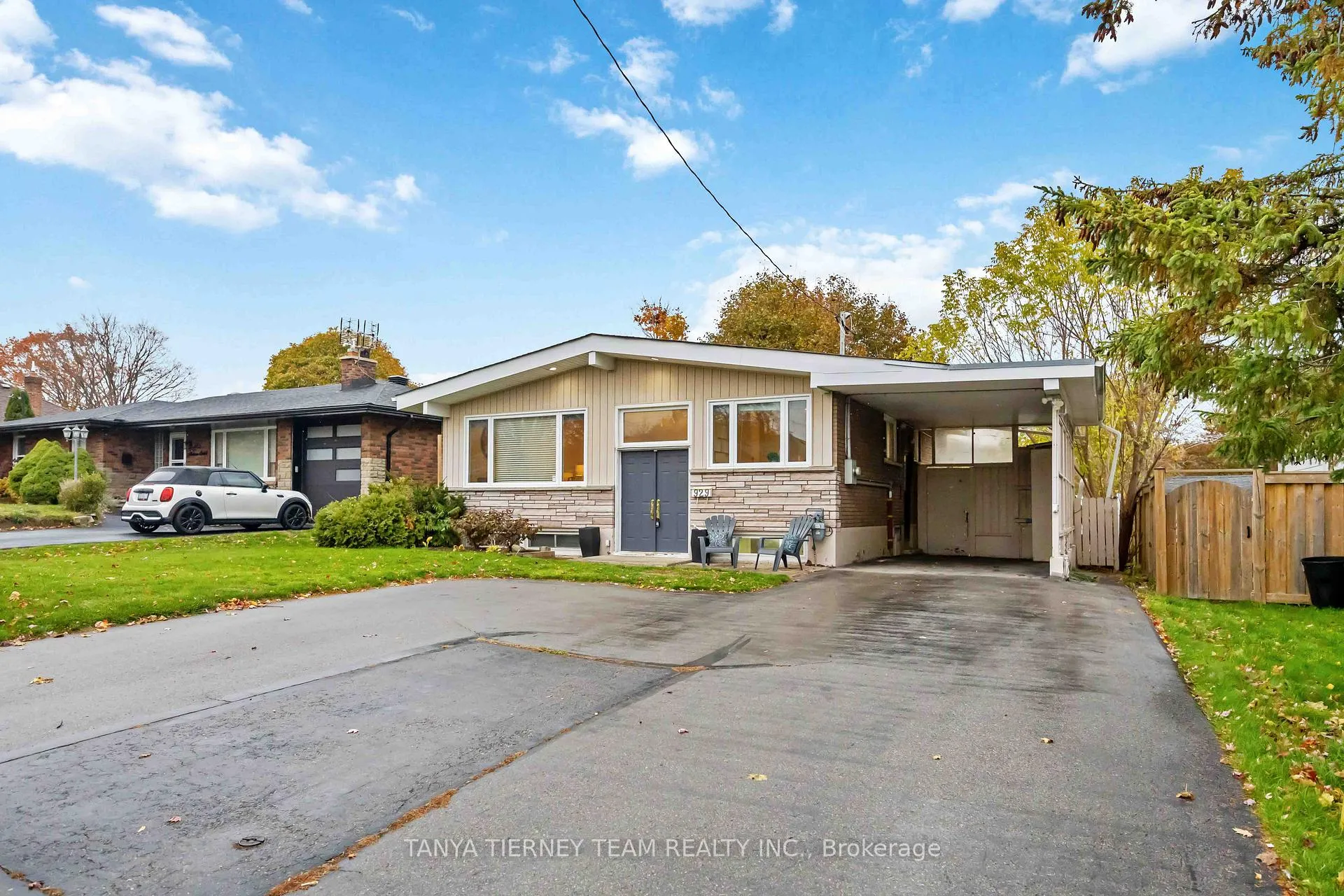 Photo 2 of 929 Masson Street, Oshawa, Centennial — HOMEH