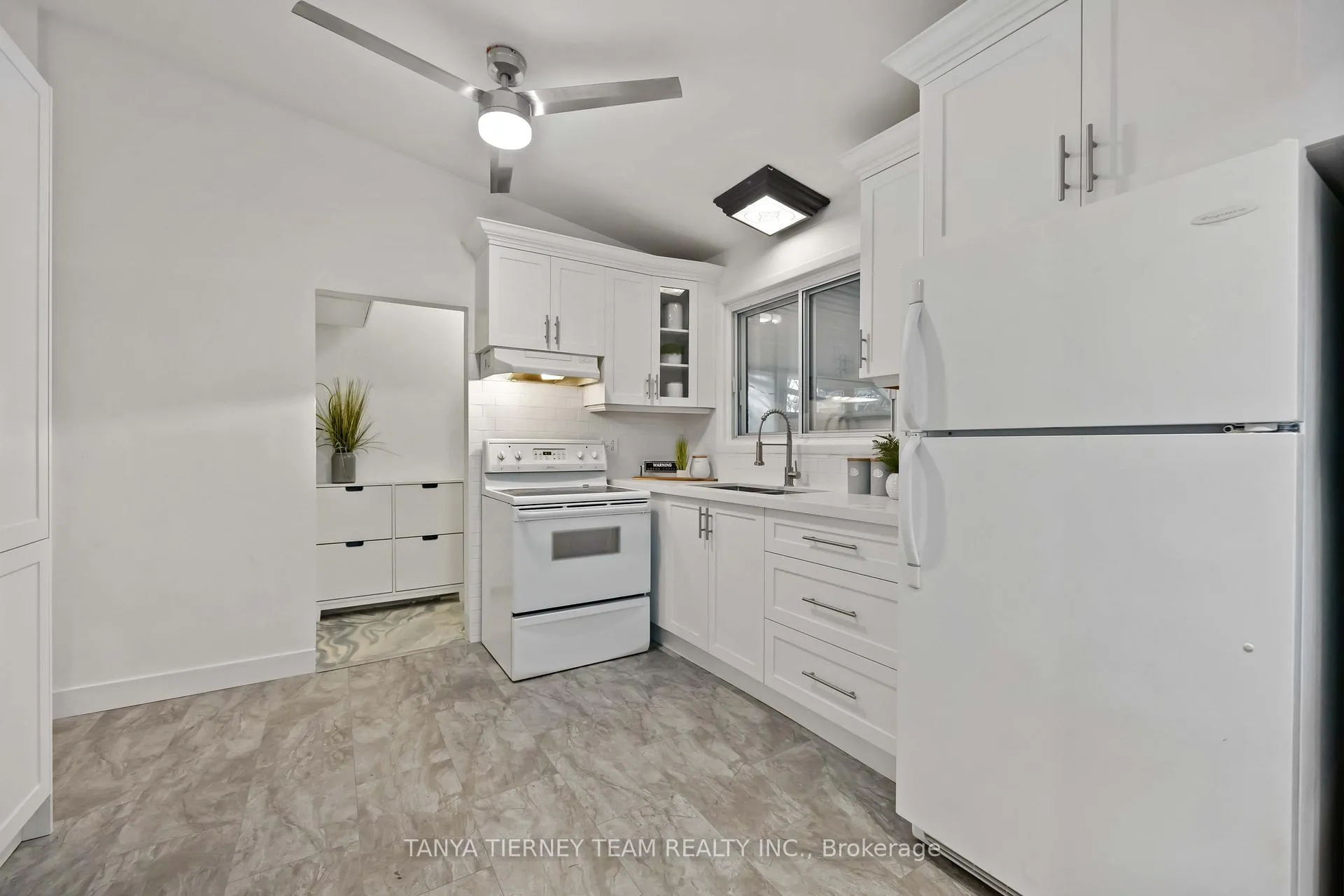 Photo 10 of 929 Masson Street, Oshawa, Centennial — HOMEH