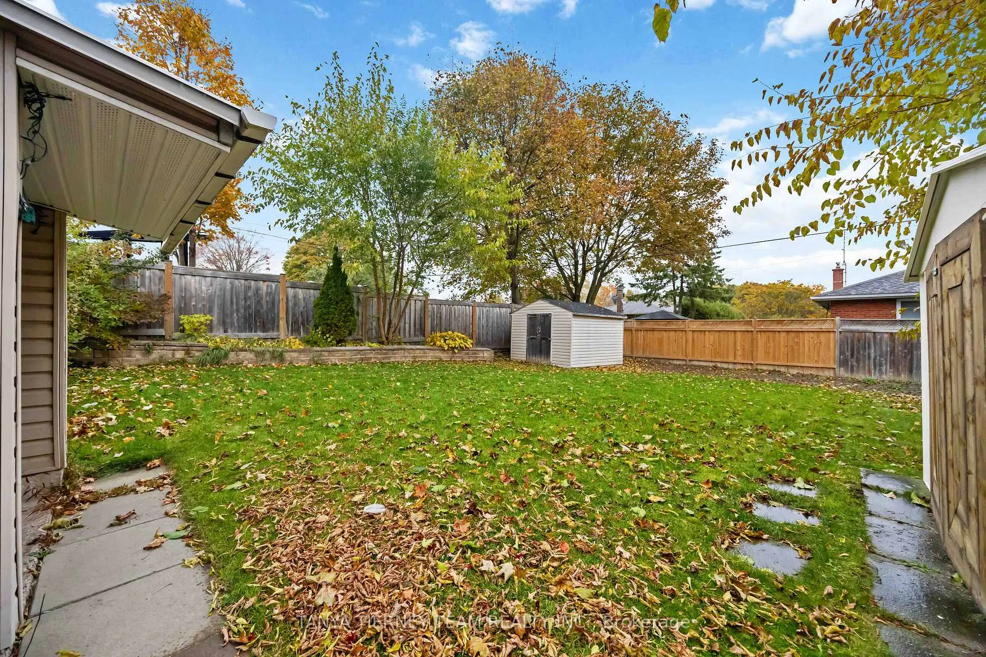 Photo 37 of 929 Masson Street, Oshawa, Centennial — HOMEH