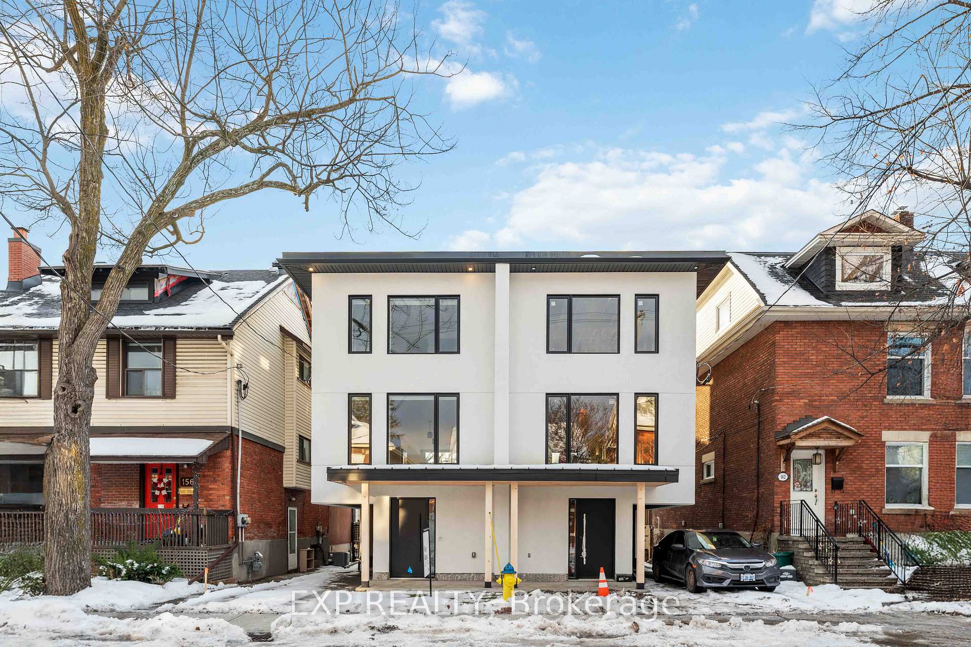 Front of 158 Sunnyside Avenue