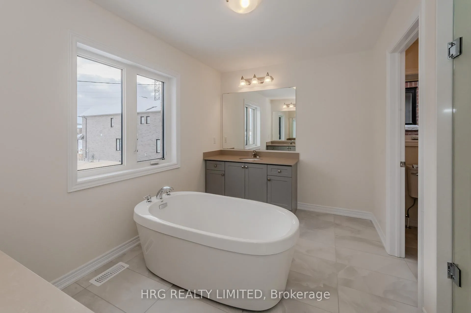 Photo 11 of 262 Histand Trail E, Kitchener — HOMEH
