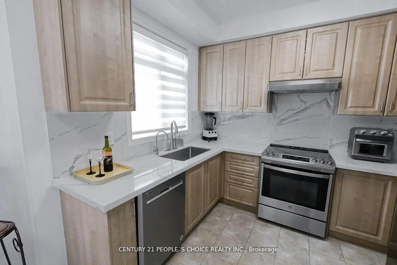 Photo 14 of 102 Roy Grove Way, Markham, Greensborough — HOMEH