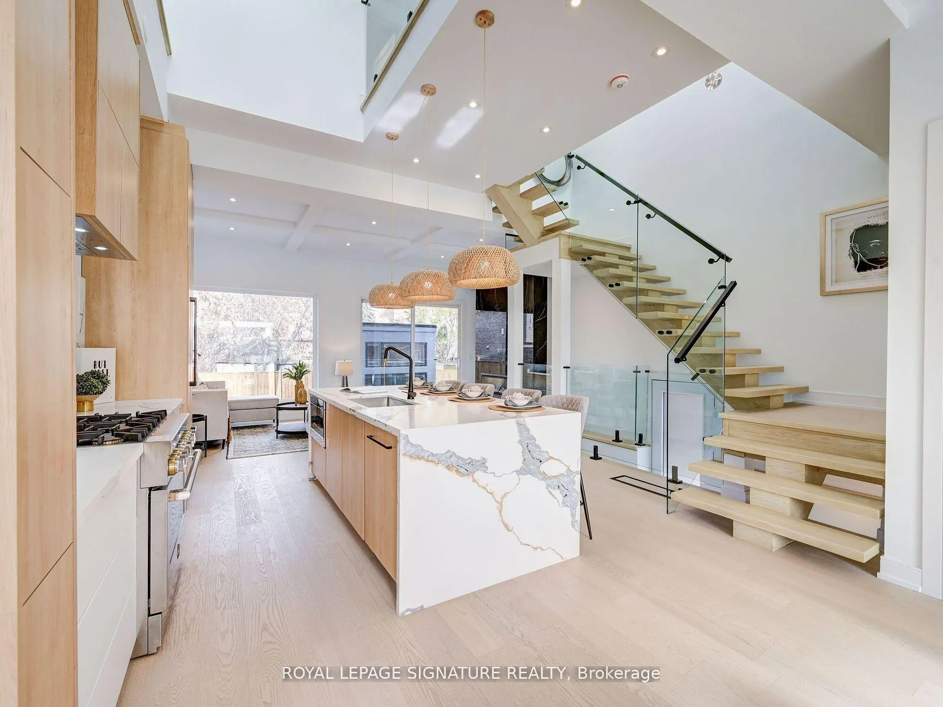 Photo 6 of Unit Upper, 376 O'Connor Drive, Toronto, East York — HOMEH