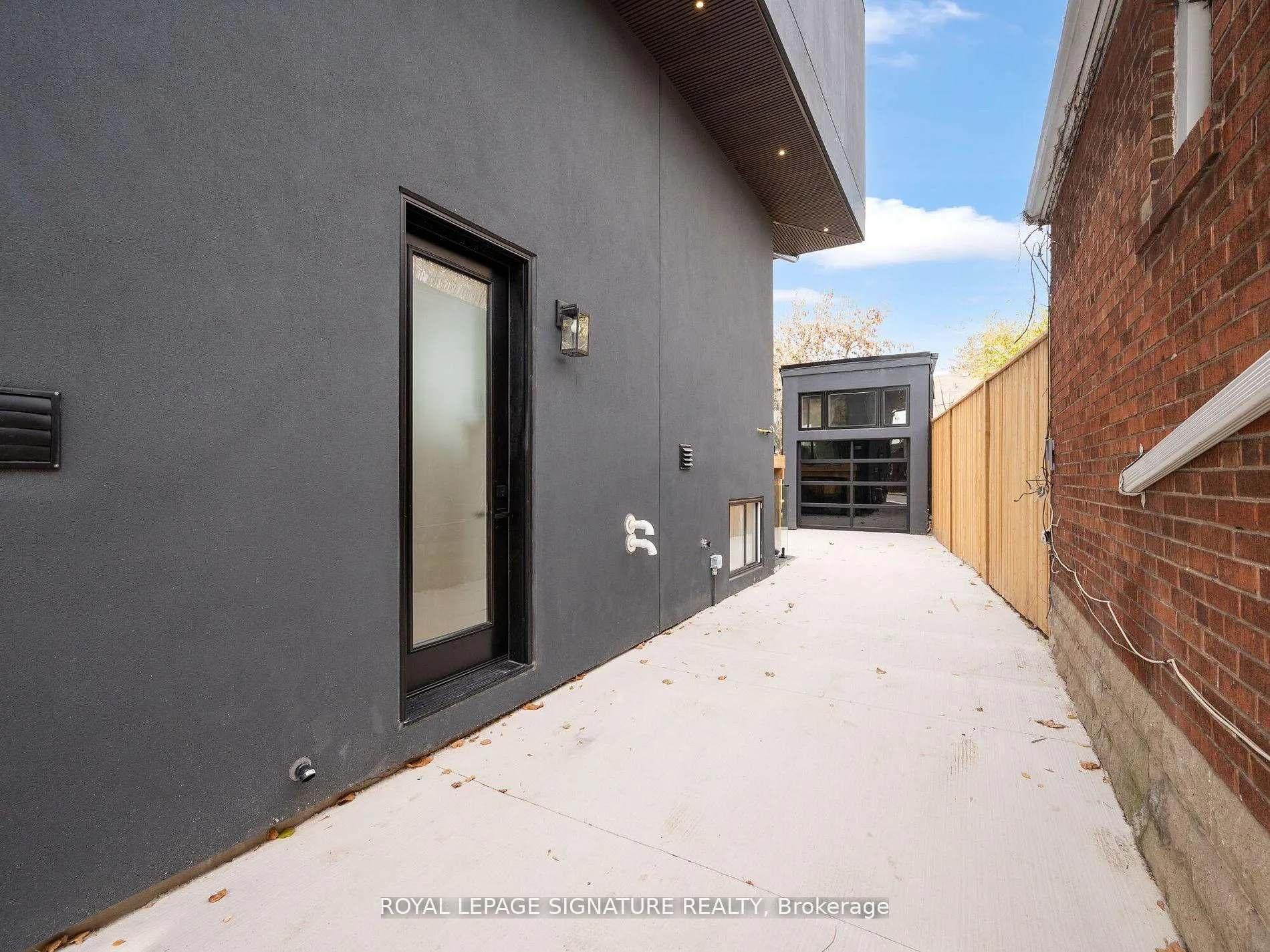 Photo 32 of Unit Upper, 376 O'Connor Drive, Toronto, East York — HOMEH