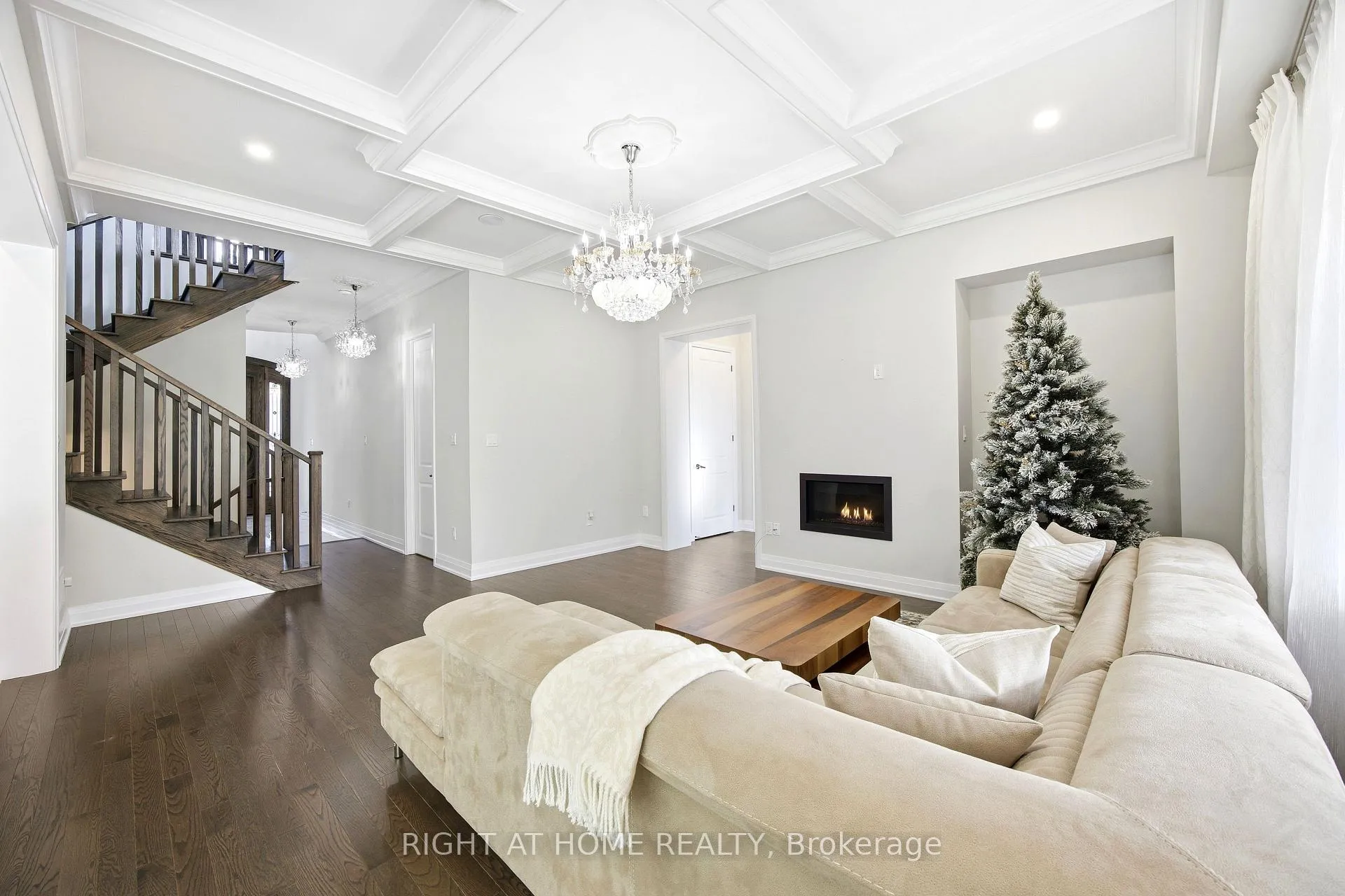 Photo 10 of 185 Cranberry Lane, Aurora, Aurora Highlands — HOMEH