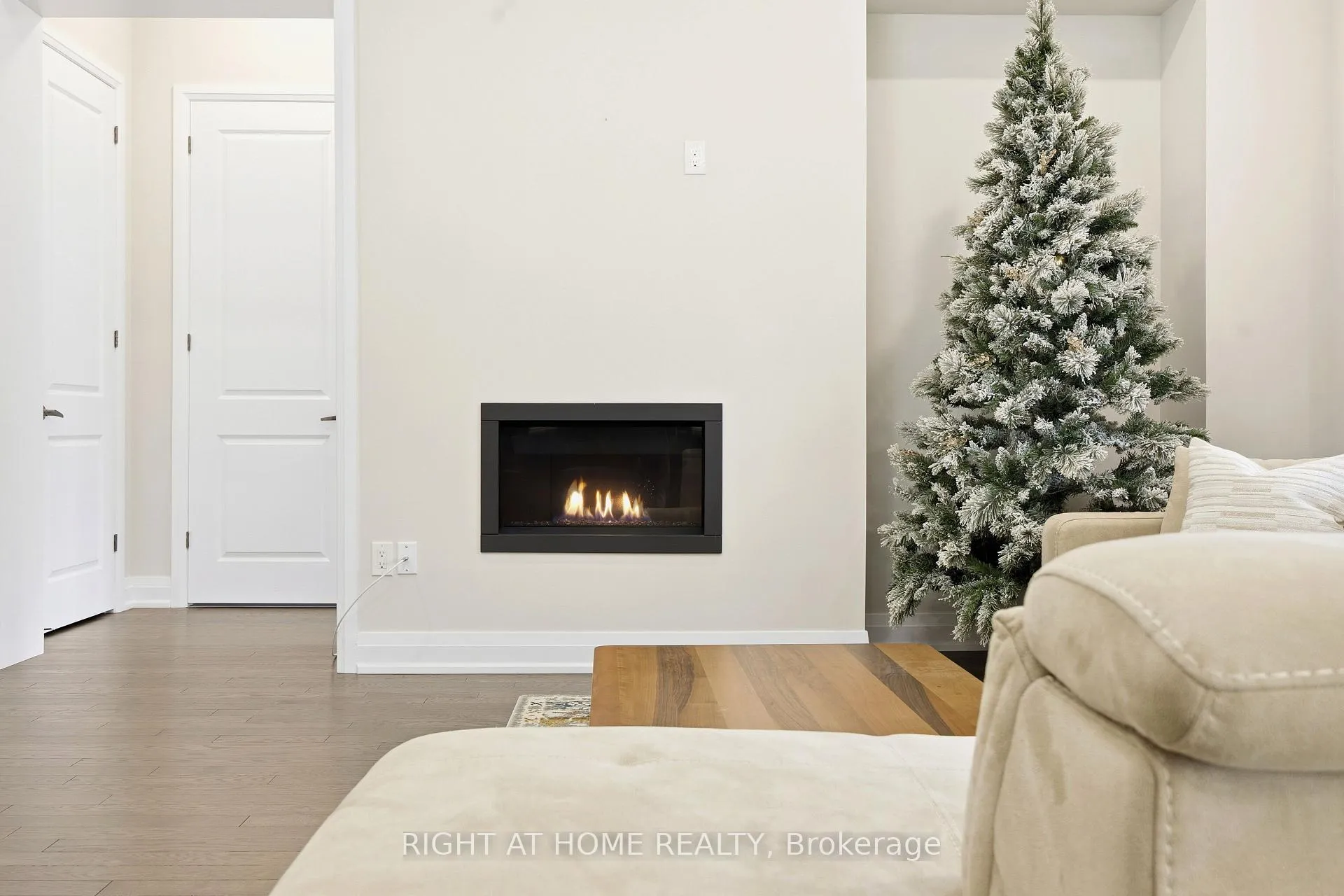 Photo 13 of 185 Cranberry Lane, Aurora, Aurora Highlands — HOMEH