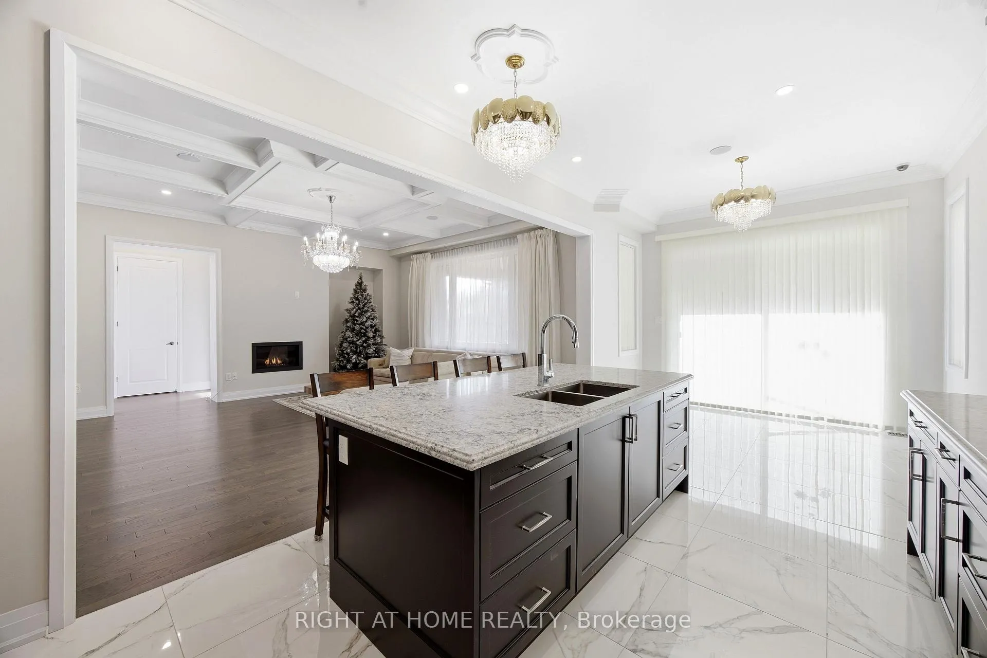 Photo 17 of 185 Cranberry Lane, Aurora, Aurora Highlands — HOMEH