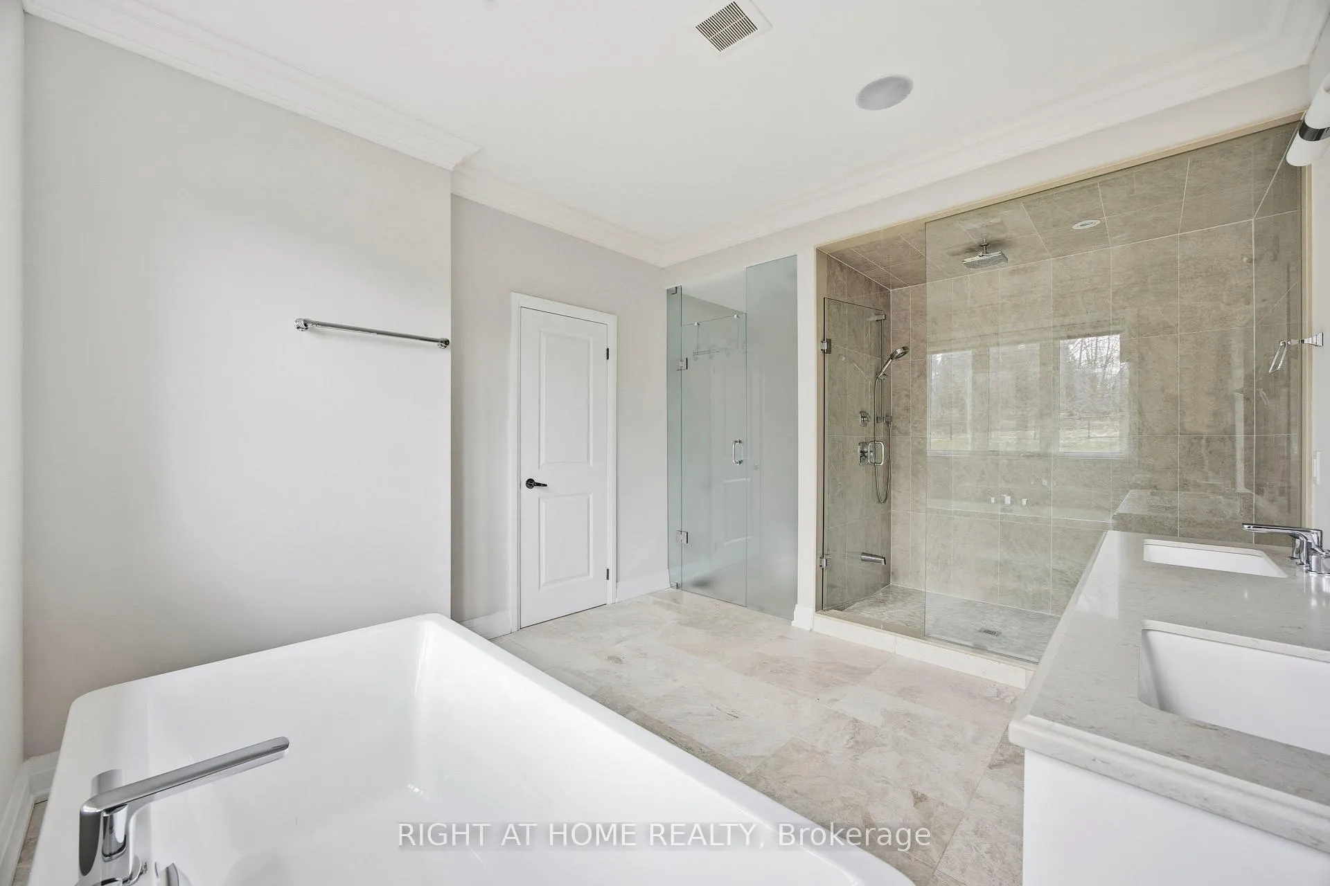 Photo 30 of 185 Cranberry Lane, Aurora, Aurora Highlands — HOMEH