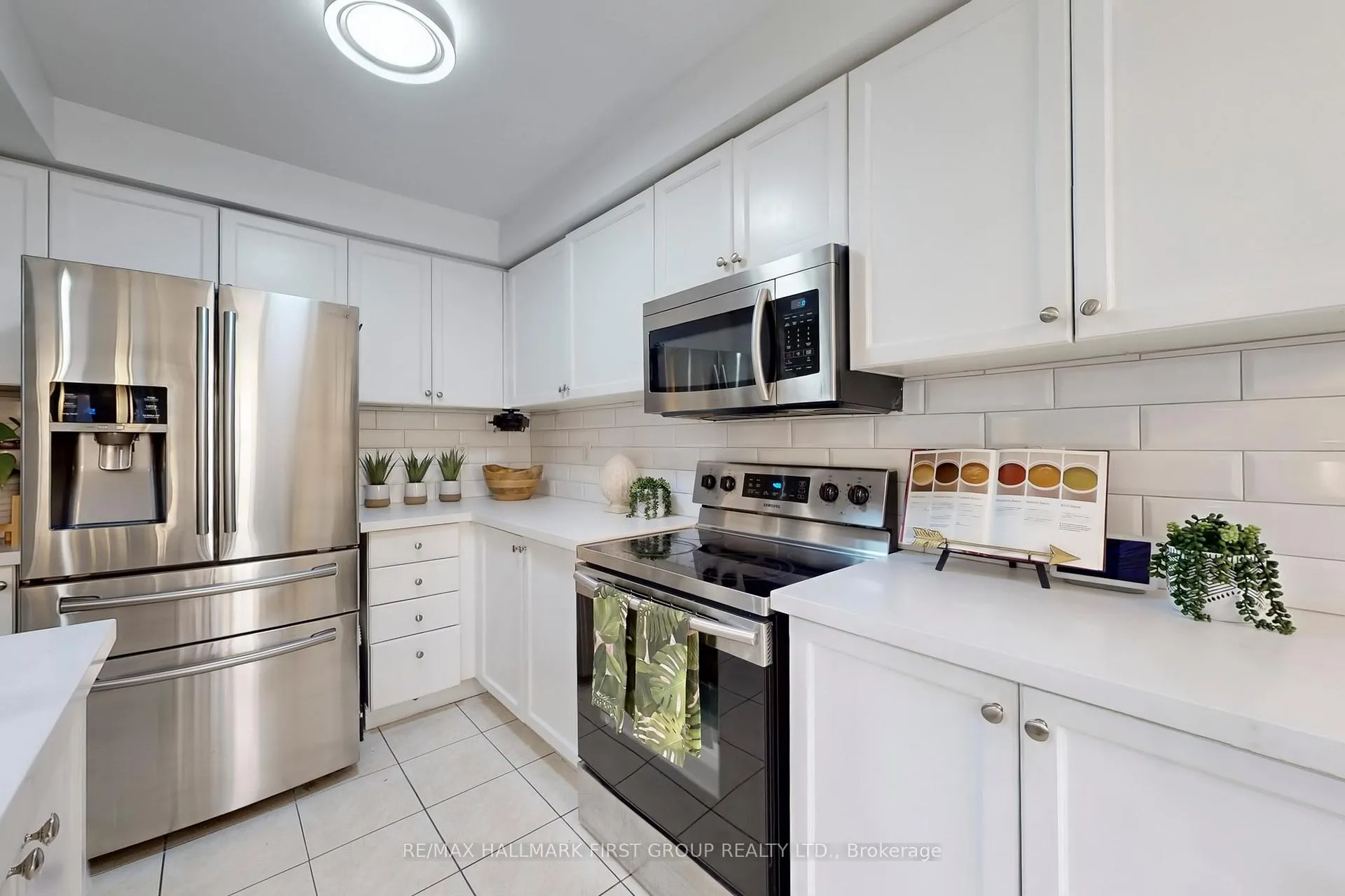 Photo 11 of 64 Longueuil Place, Whitby, Pringle Creek — HOMEH