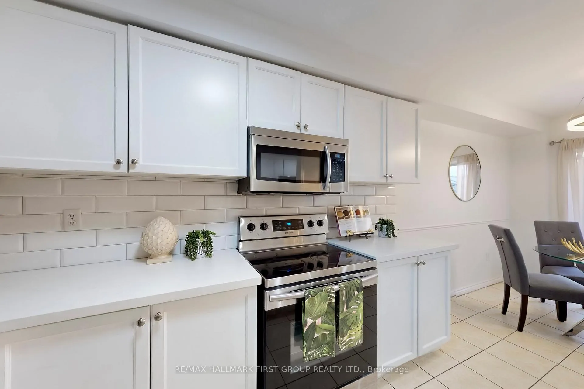 Photo 12 of 64 Longueuil Place, Whitby, Pringle Creek — HOMEH