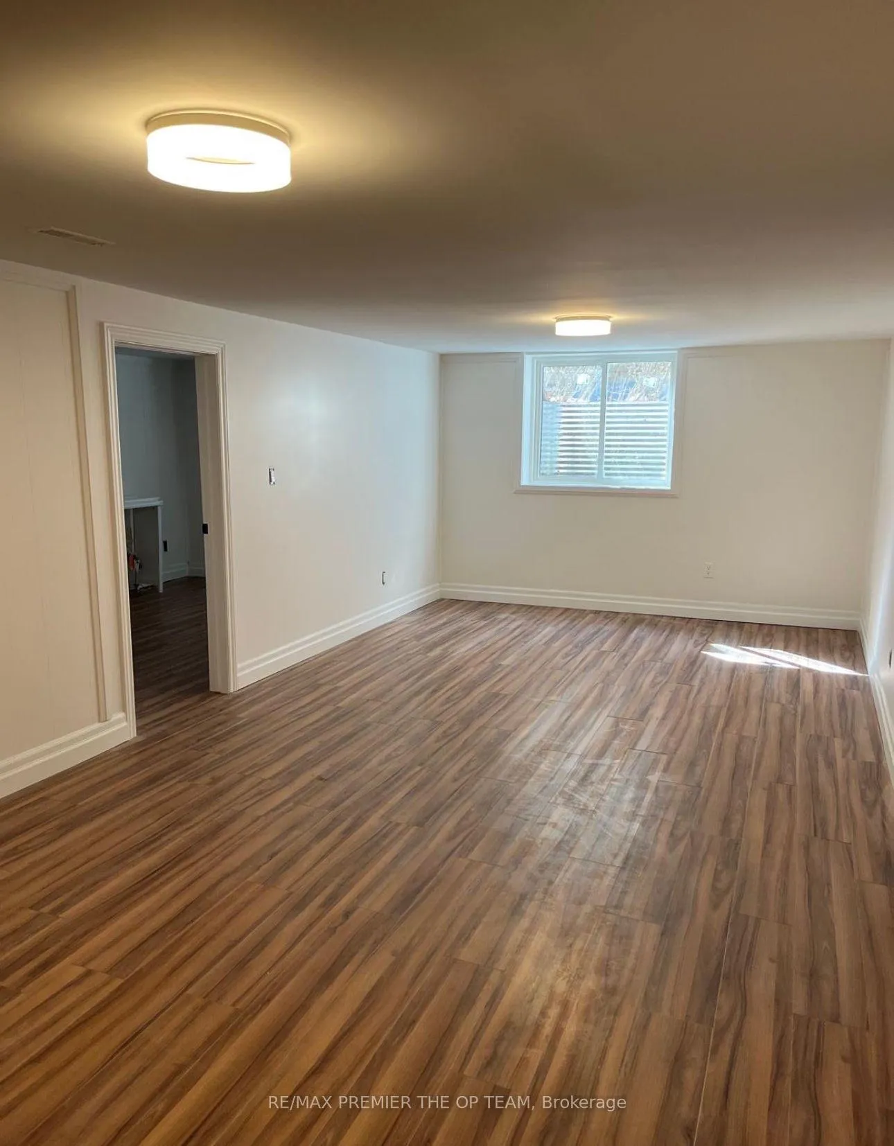 Photo 2 of Unit Lower, 23 Hawthorne Avenue, St. Catharines, Carlton/Bunting — HOMEH
