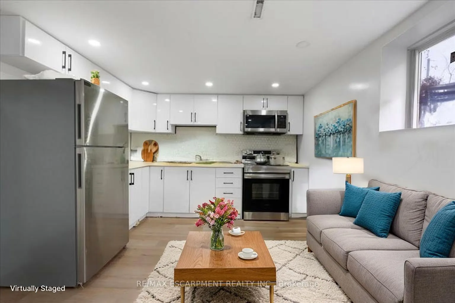 Photo 4 of Unit 2, 37 Lilacside Drive, Hamilton, Thorner — HOMEH