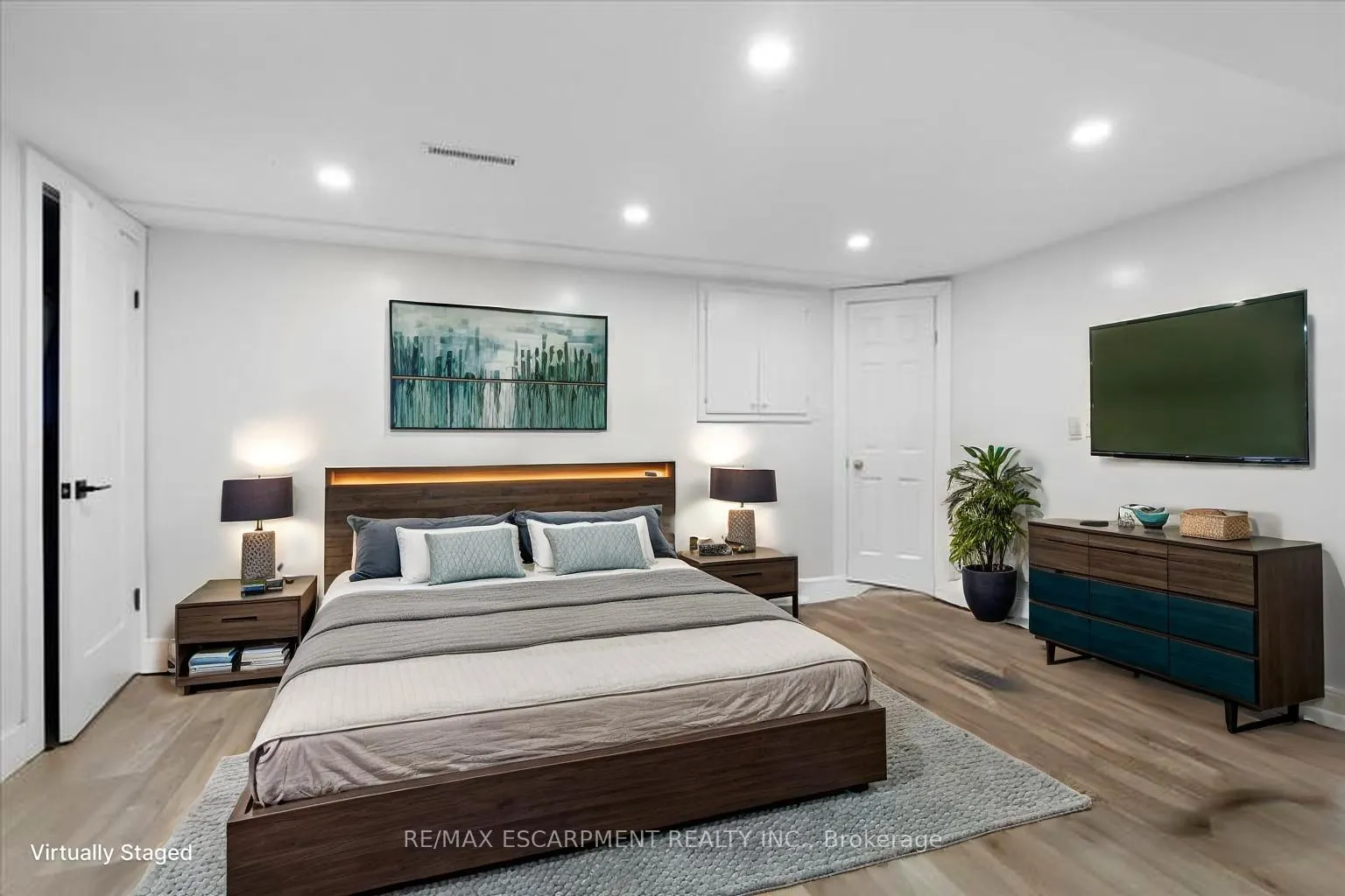 Photo 7 of Unit 2, 37 Lilacside Drive, Hamilton, Thorner — HOMEH