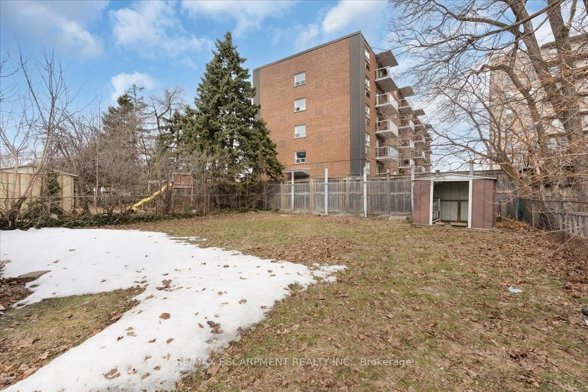 Photo 9 of Unit 2, 37 Lilacside Drive, Hamilton, Thorner — HOMEH