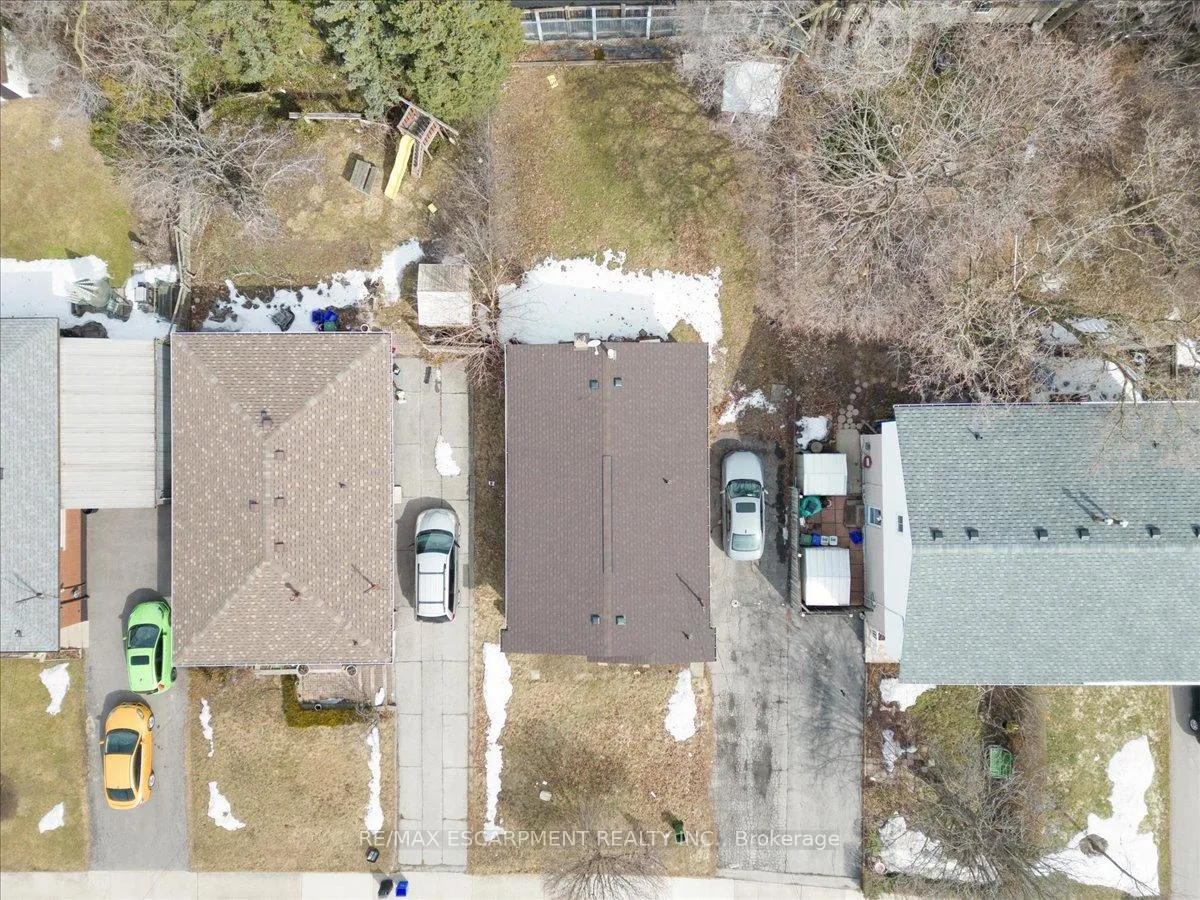 Photo 10 of Unit 2, 37 Lilacside Drive, Hamilton, Thorner — HOMEH