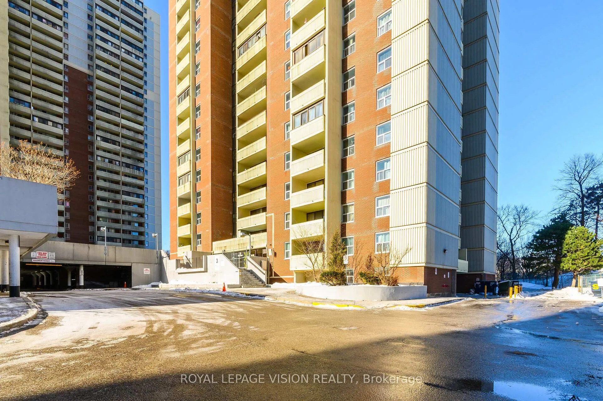 Photo 3 of Unit 2703, 3 Massey Square, Toronto, Crescent Town — HOMEH