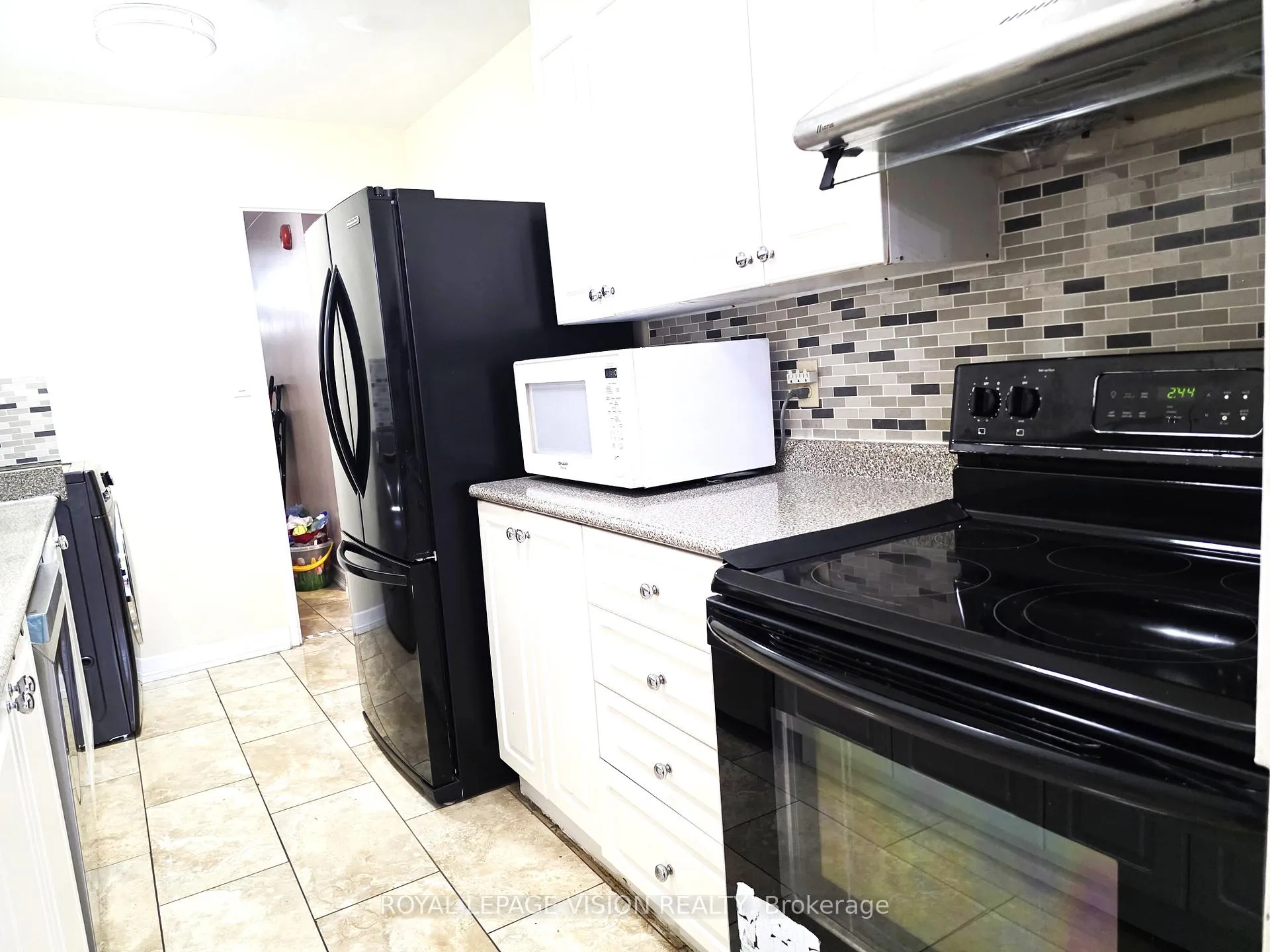 Photo 11 of Unit 2703, 3 Massey Square, Toronto, Crescent Town — HOMEH