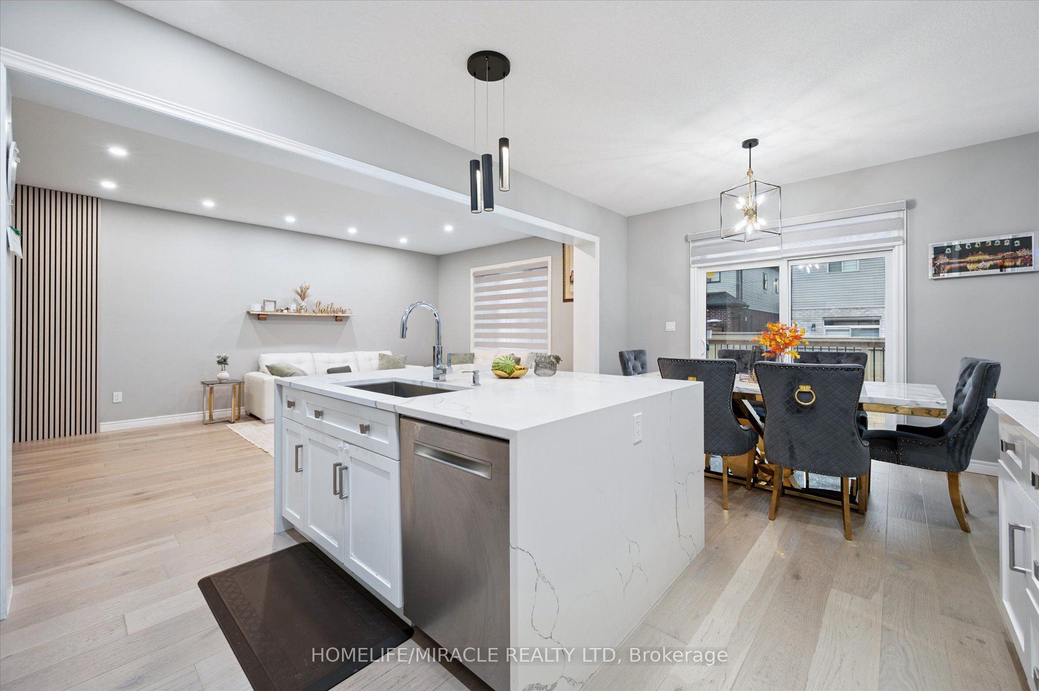 Photo 13 of 629 Florencedale Crescent W, Kitchener — HOMEH