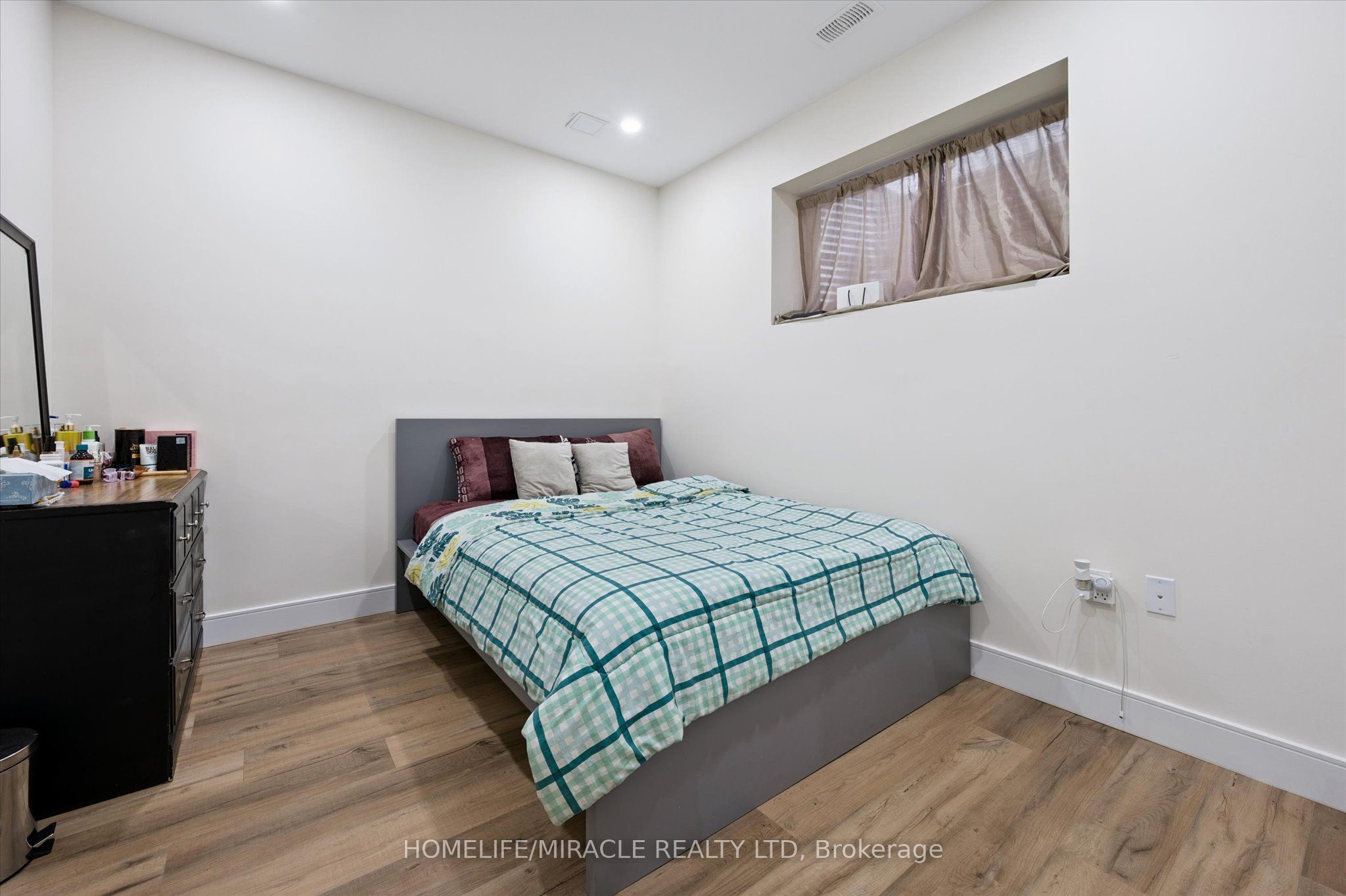 Photo 31 of 629 Florencedale Crescent W, Kitchener — HOMEH