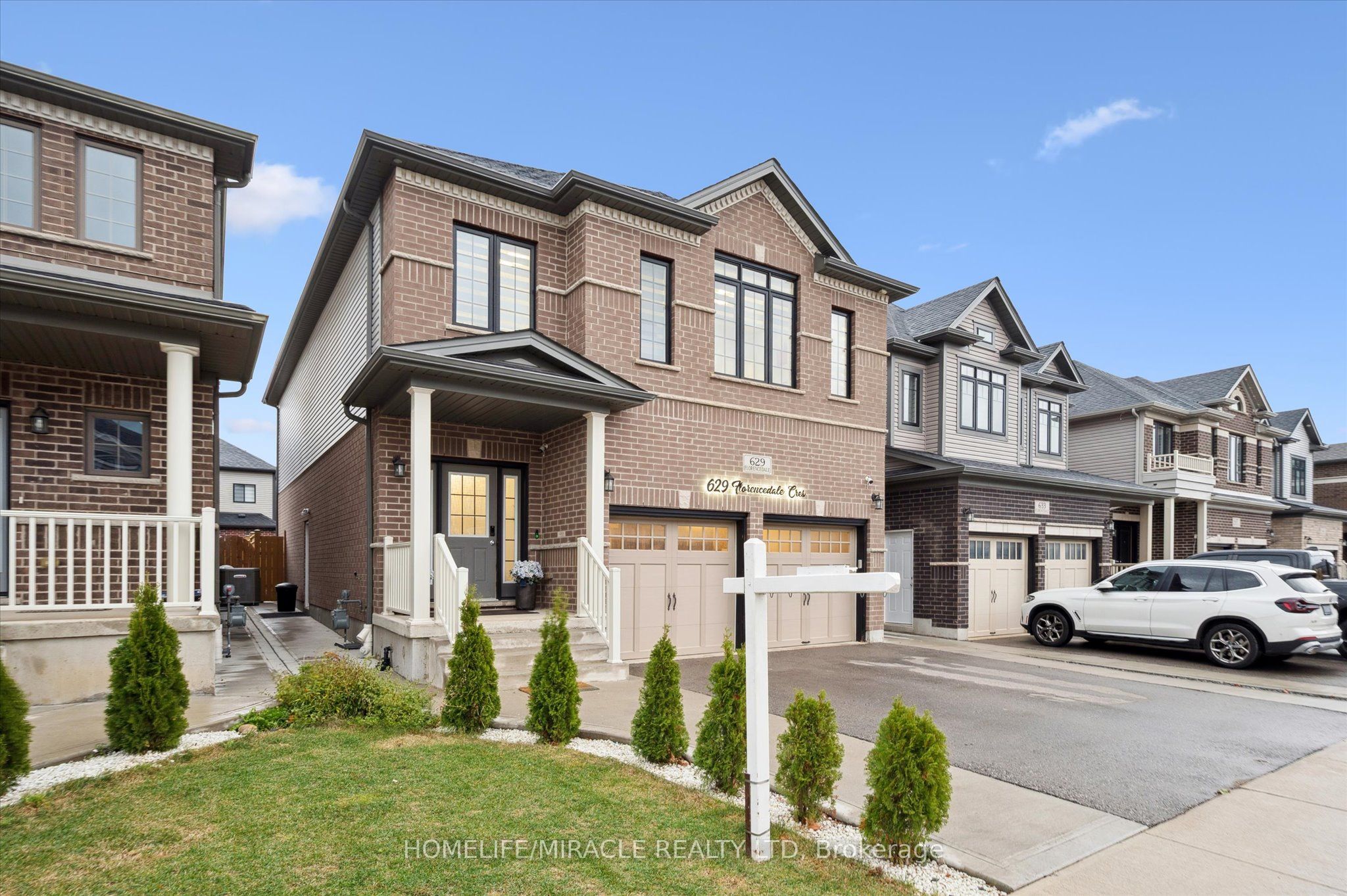 Photo 2 of 629 Florencedale Crescent W, Kitchener — HOMEH