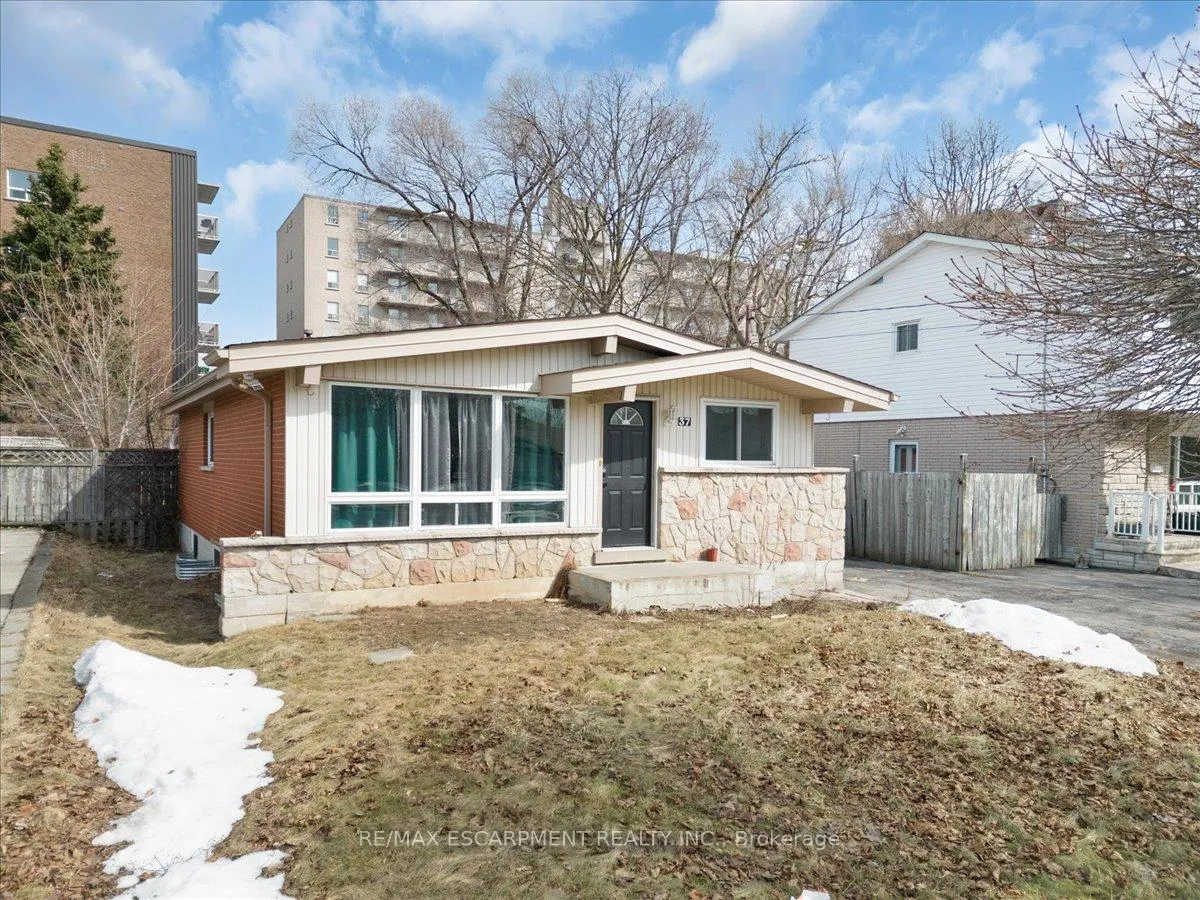 Photo 1 of Unit 1, 37 Lilacside Drive, Hamilton, Thorner — HOMEH