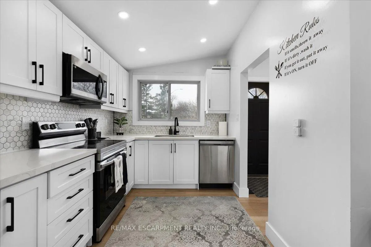 Photo 7 of Unit 1, 37 Lilacside Drive, Hamilton, Thorner — HOMEH