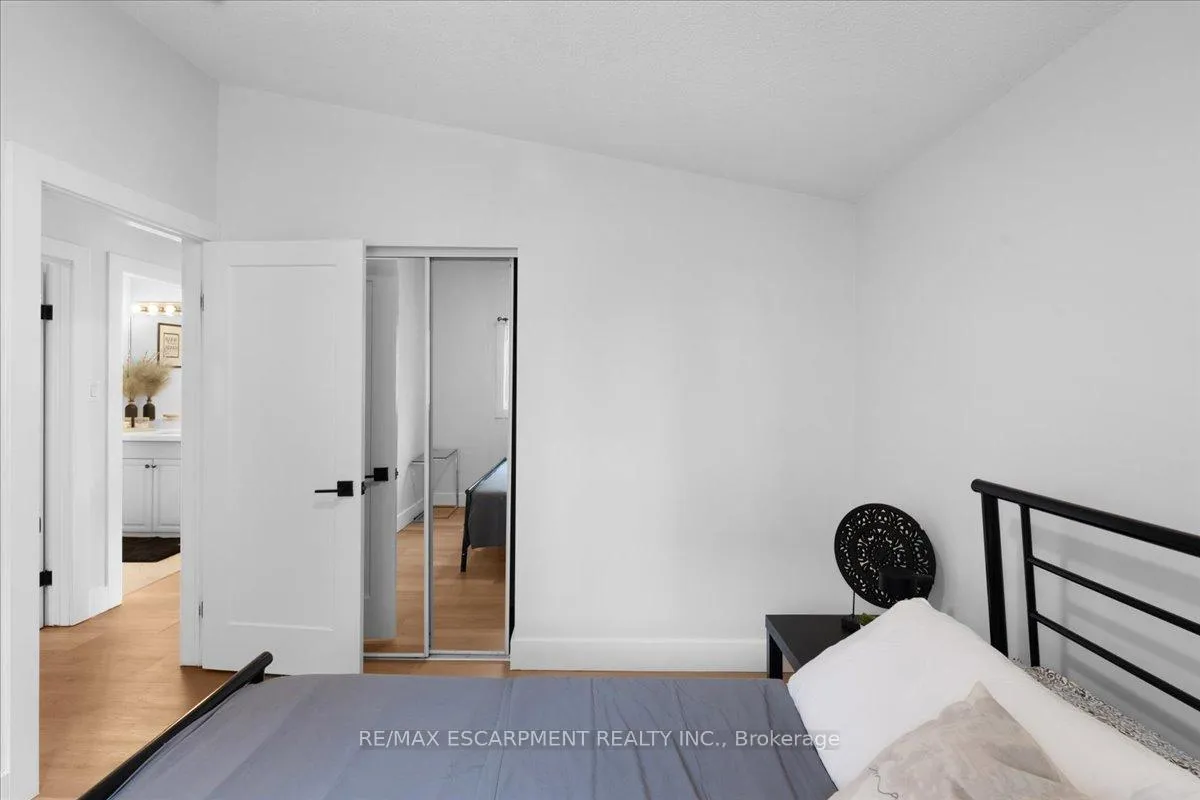 Photo 13 of Unit 1, 37 Lilacside Drive, Hamilton, Thorner — HOMEH