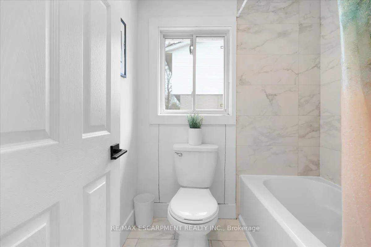 Photo 16 of Unit 1, 37 Lilacside Drive, Hamilton, Thorner — HOMEH