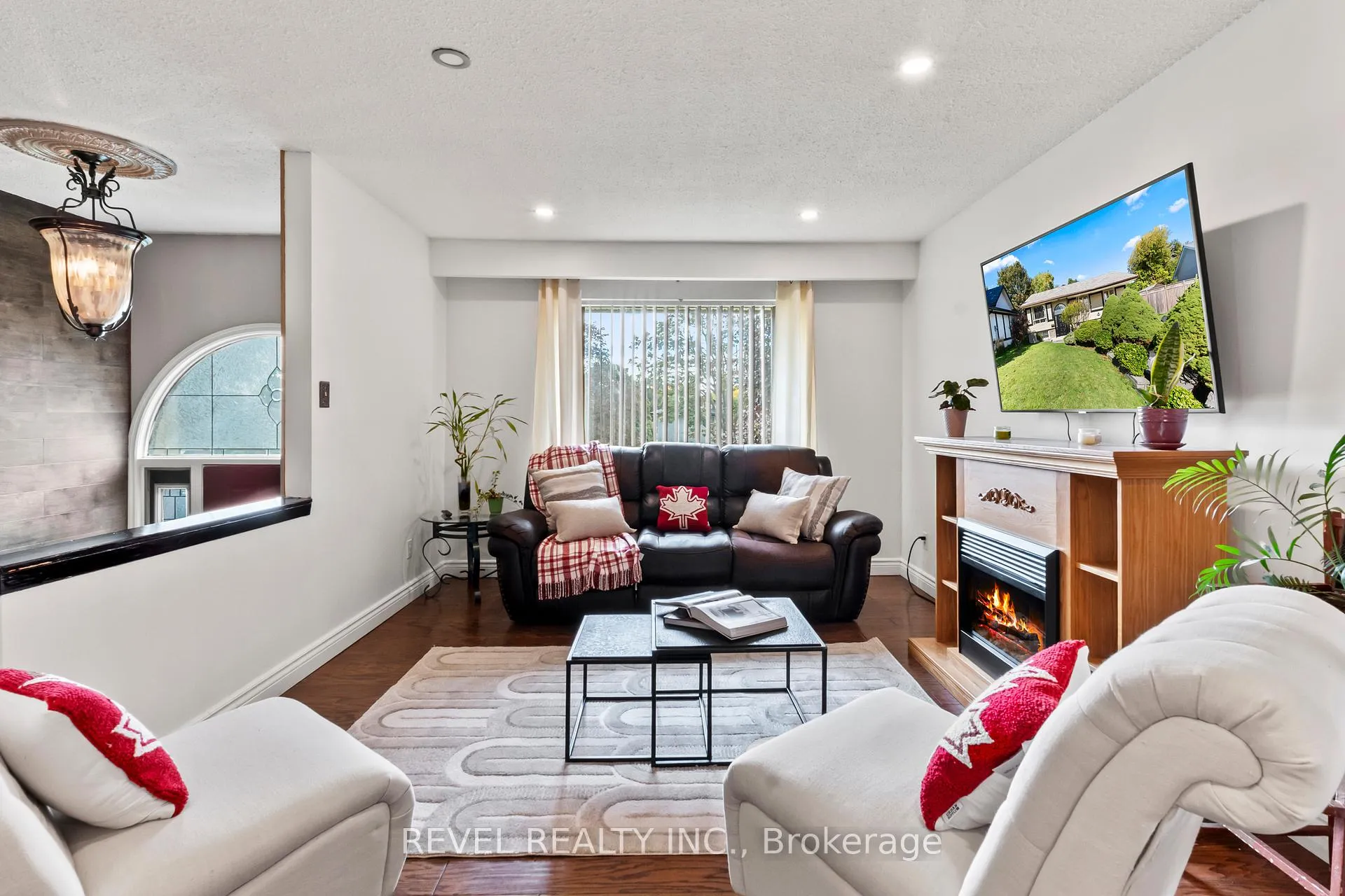 Photo 6 of 441 Crestwood Drive N, Oshawa, O'Neill — HOMEH