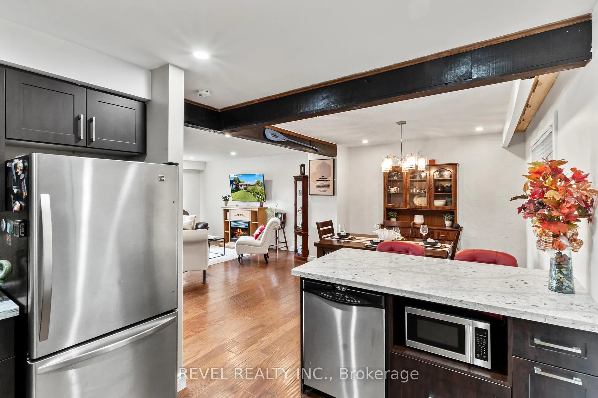Photo 13 of 441 Crestwood Drive N, Oshawa, O'Neill — HOMEH