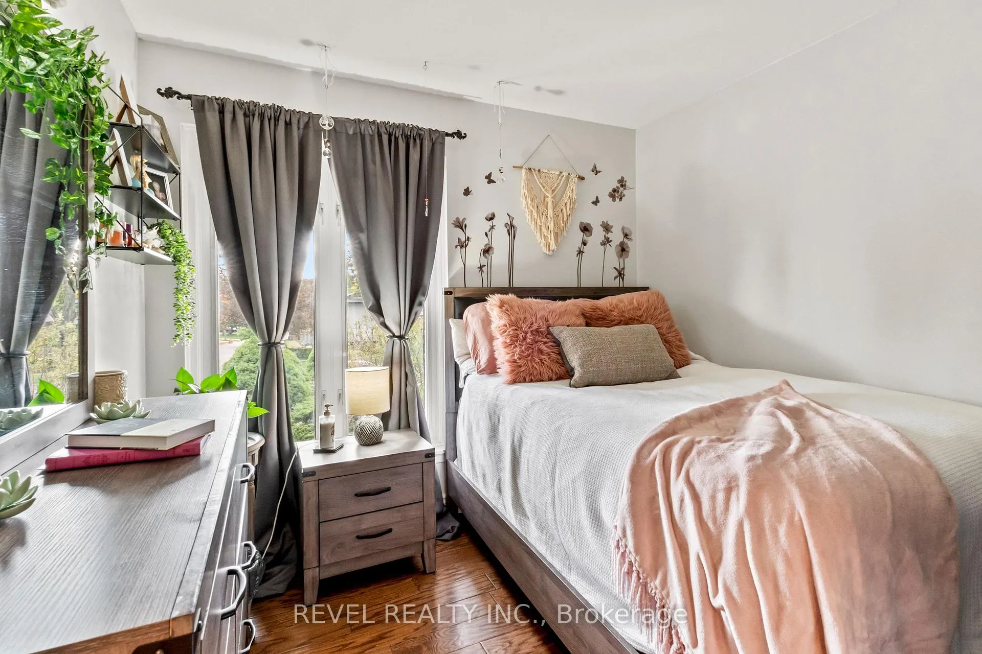Photo 18 of 441 Crestwood Drive N, Oshawa, O'Neill — HOMEH