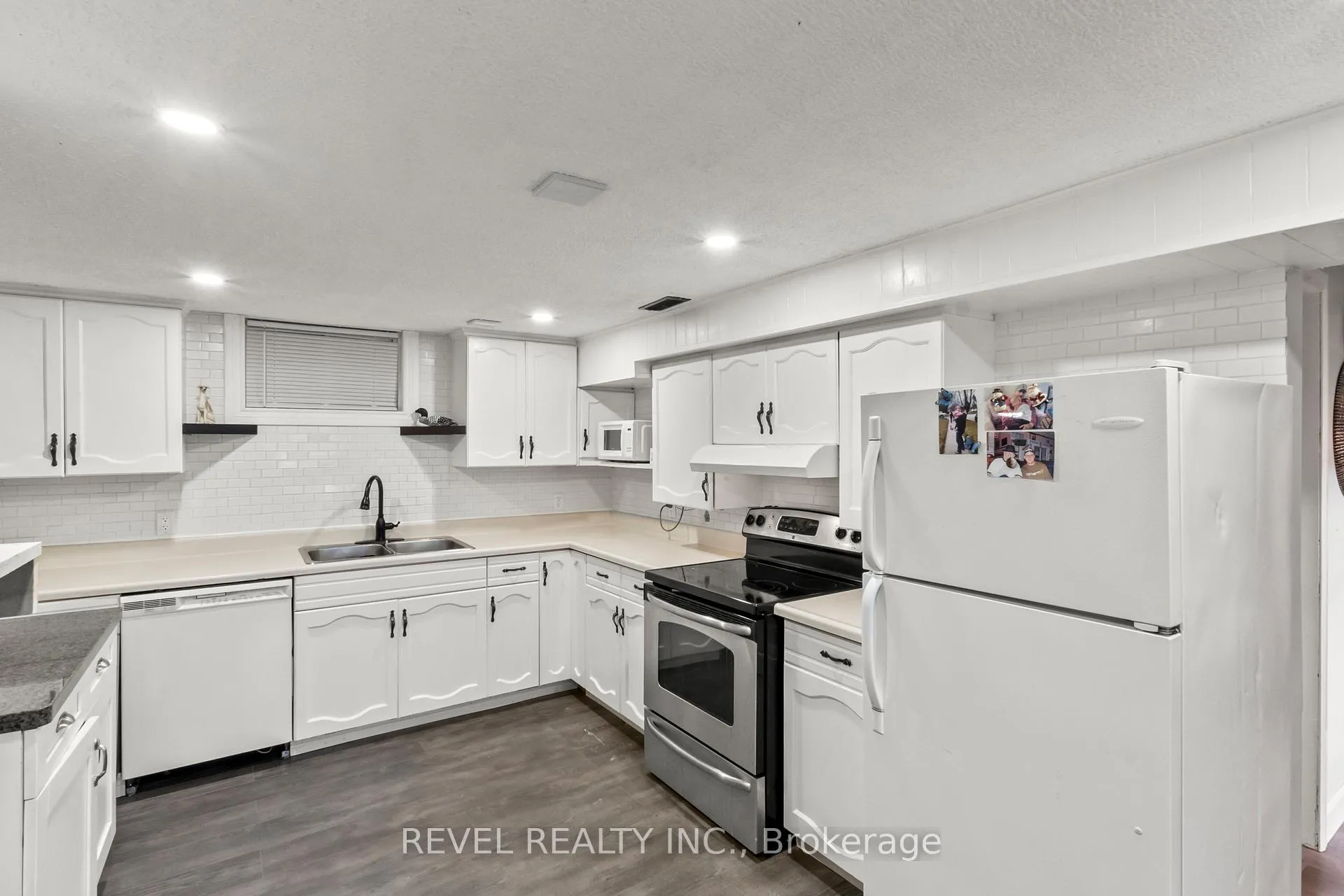 Photo 21 of 441 Crestwood Drive N, Oshawa, O'Neill — HOMEH