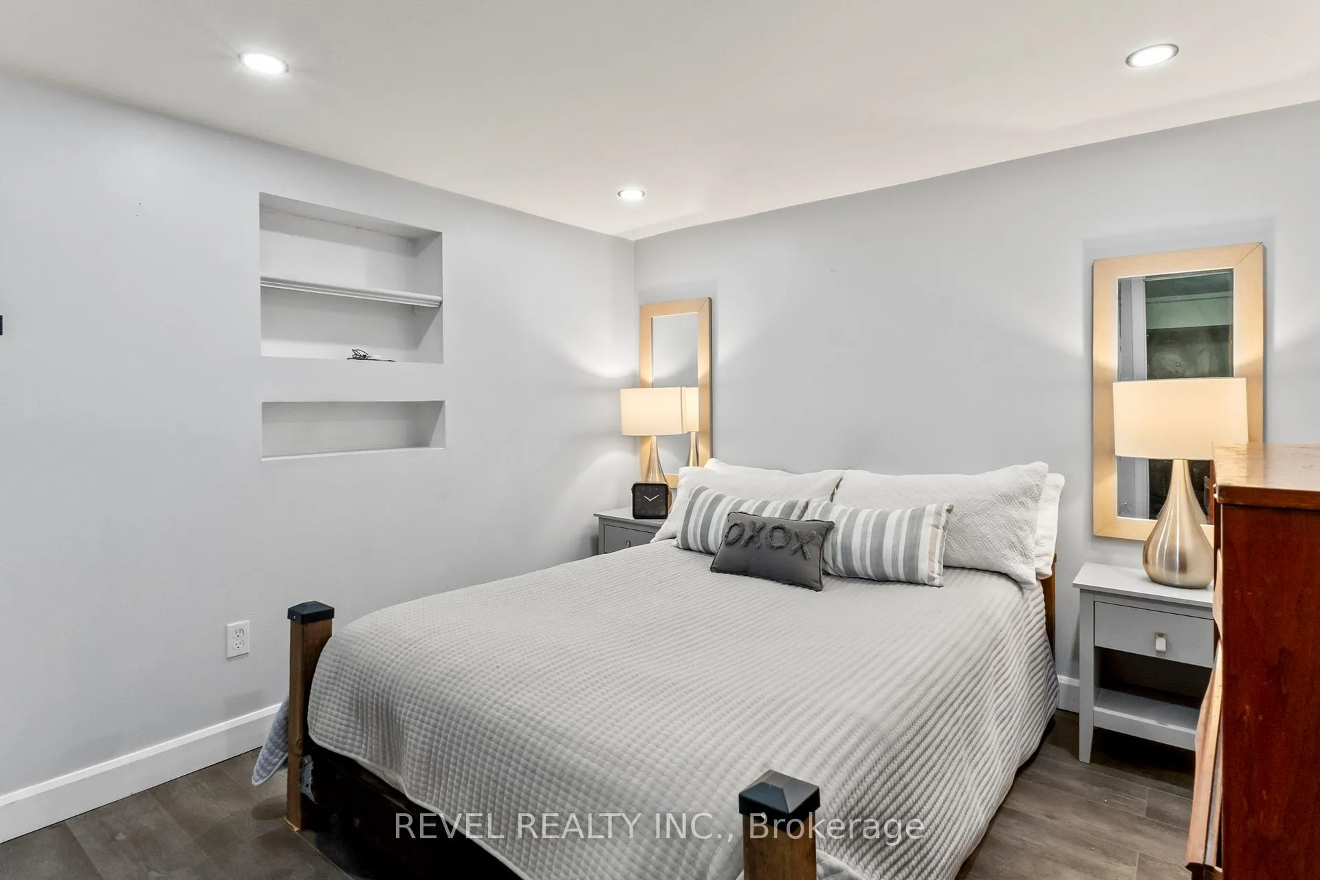 Photo 25 of 441 Crestwood Drive N, Oshawa, O'Neill — HOMEH