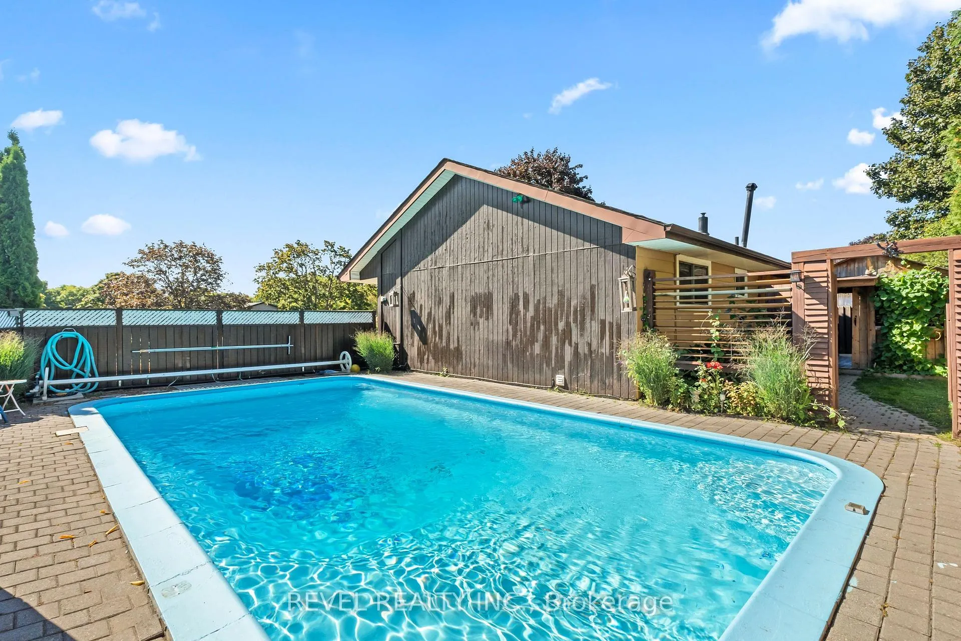 Photo 31 of 441 Crestwood Drive N, Oshawa, O'Neill — HOMEH