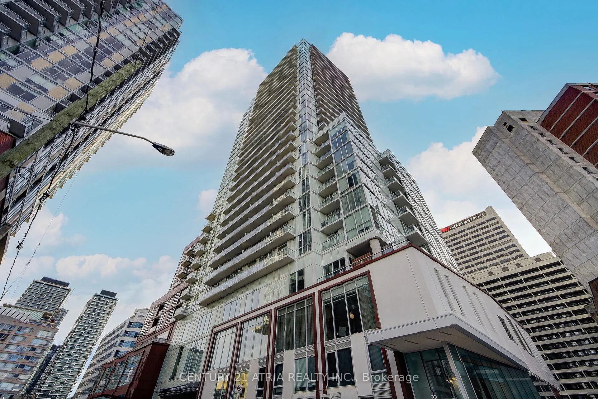 Front of Unit 1106, 33 Helendale Avenue