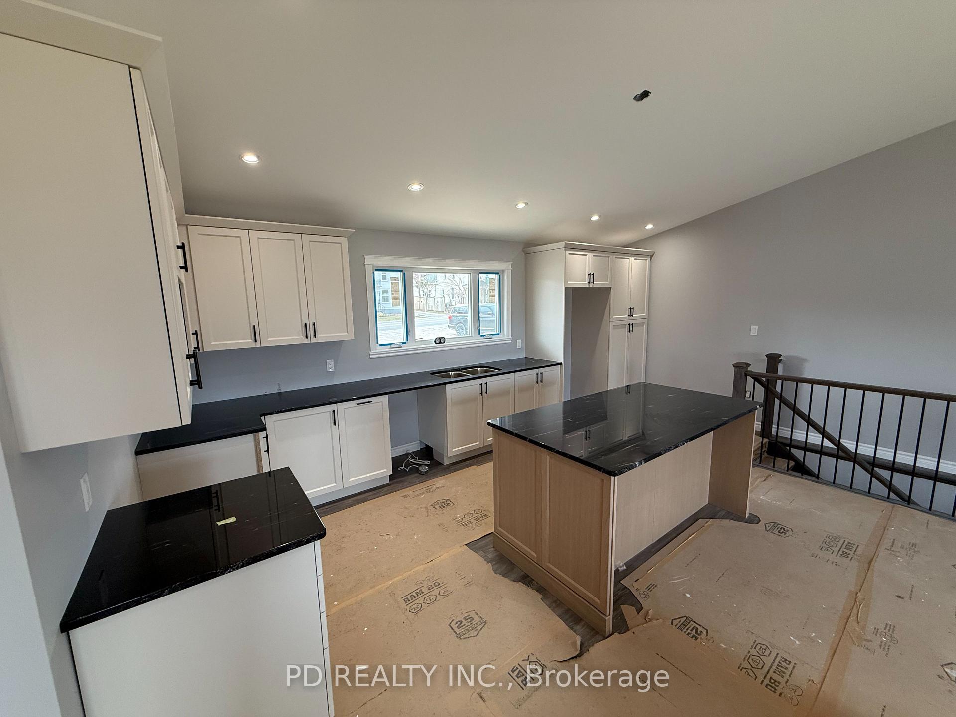 Photo 4 of 2455 Queen Mary Street, Cavan Monaghan, Cavan Twp — HOMEH