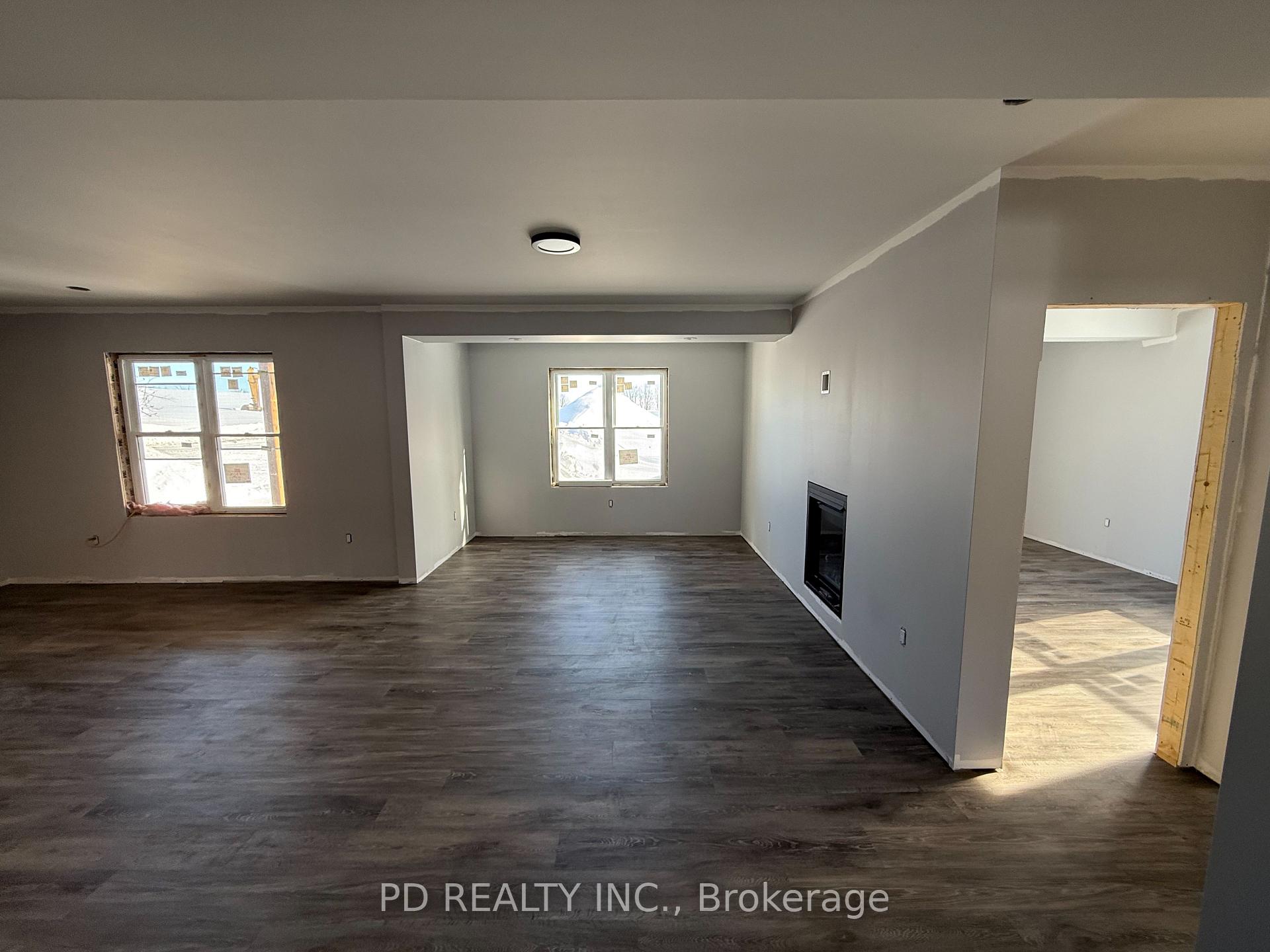 Photo 29 of 2455 Queen Mary Street, Cavan Monaghan, Cavan Twp — HOMEH